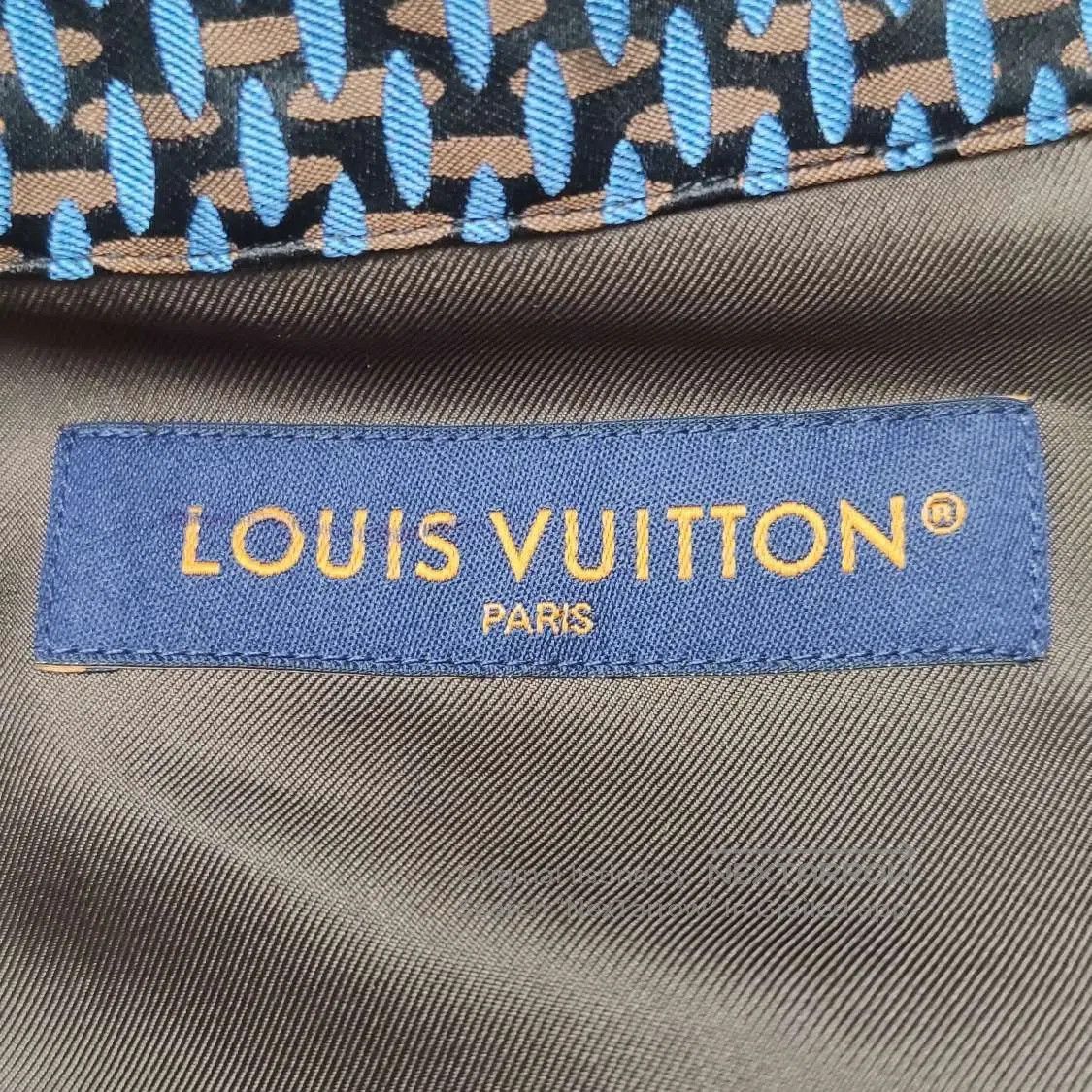 Louis Vuitton Louis Vuitton 1854 Checkered Button. Size US S / EU 44-46 / 1 - 3 Thumbnail