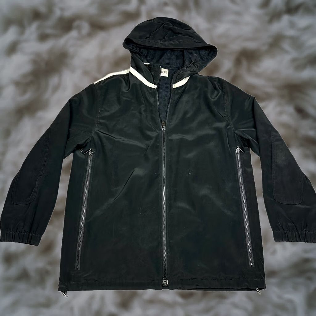 Holt Renfrew VINTAGE Holt Renfrew Men Jacket Windbreaker Hooded Full Zip Nylon Black Medium Size US M / EU 48-50 / 2 - 1 Thumbnail