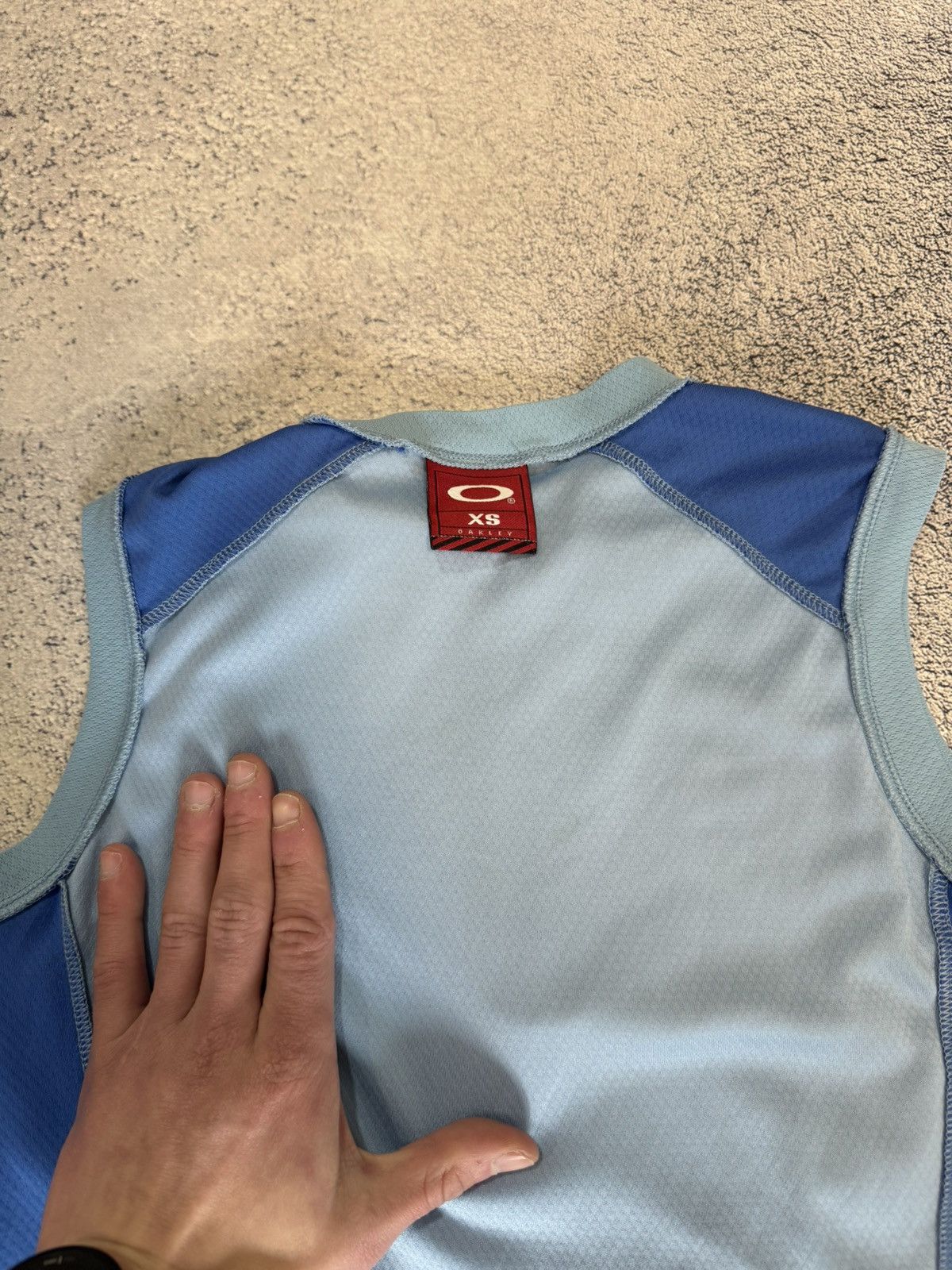 Oakley Vintage Oakley Cycling Jersey Womens XS Sleeveless 1/4 Zip Size XS / US 0-2 / IT 36-38 - 15 Thumbnail