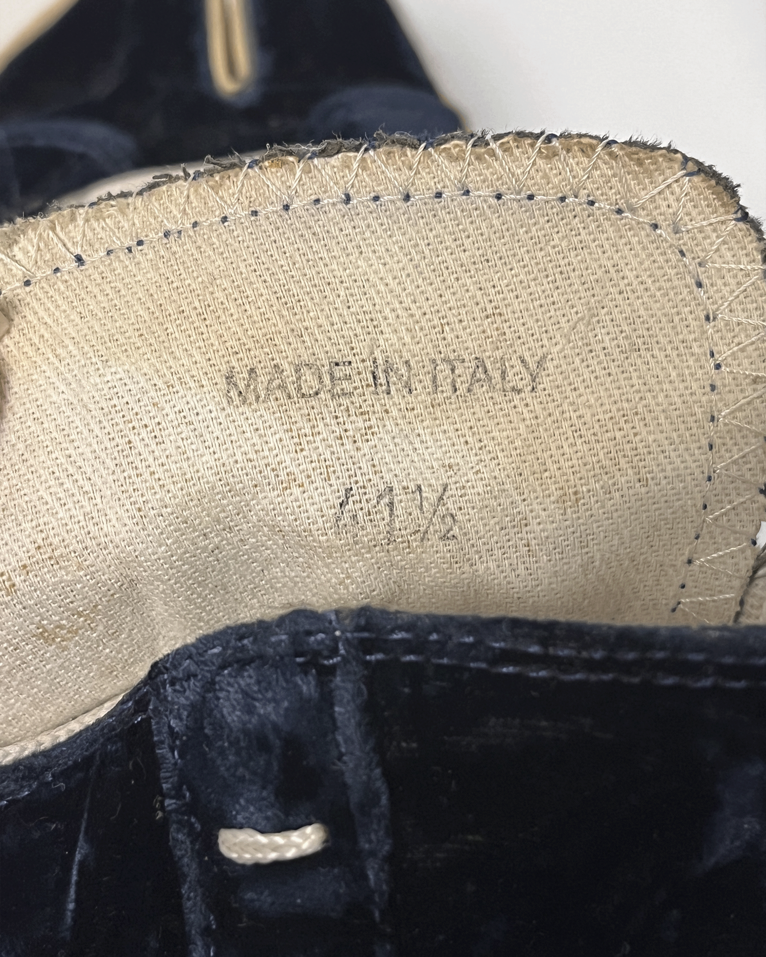 Maison Margiela Maison Margiela Velour Tabi High Top Sneakers Size US 9 / EU 42 - 10 Thumbnail