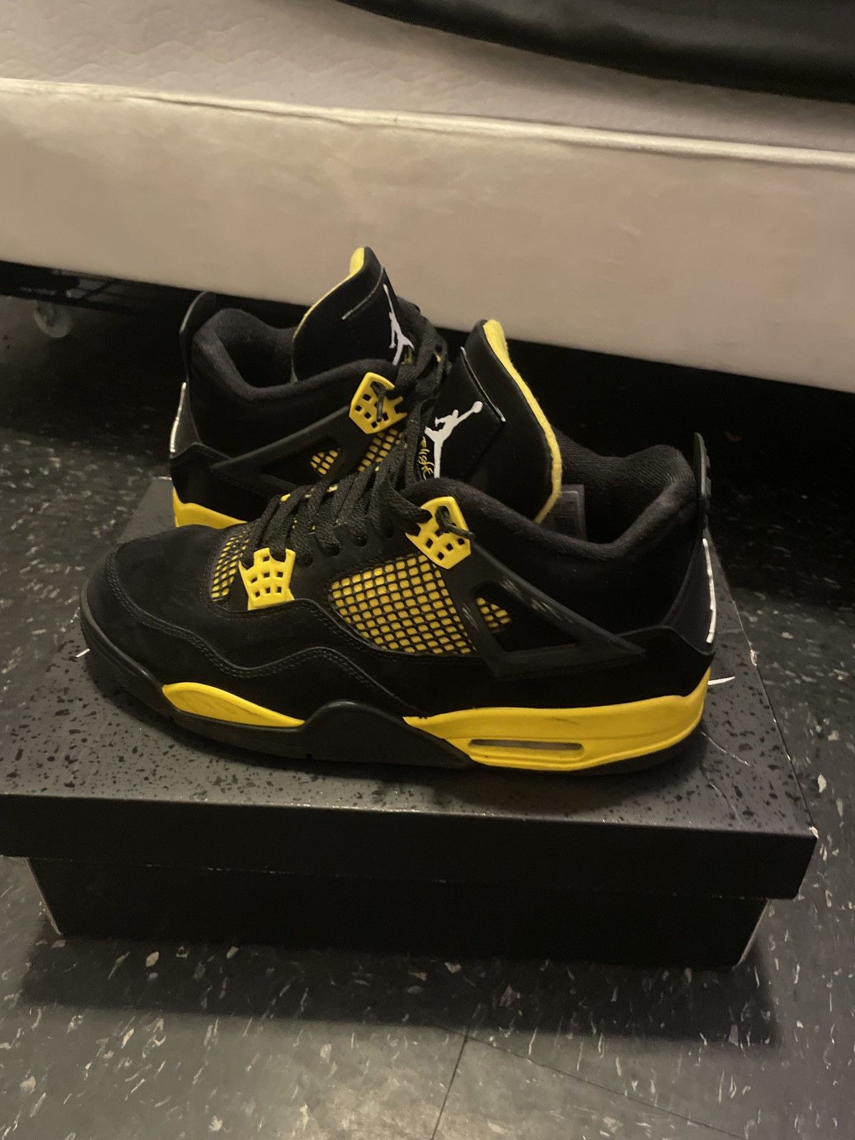 Jordan Brand Jordan 4 thunder Size US 10.5 / EU 43-44 - 1 Thumbnail