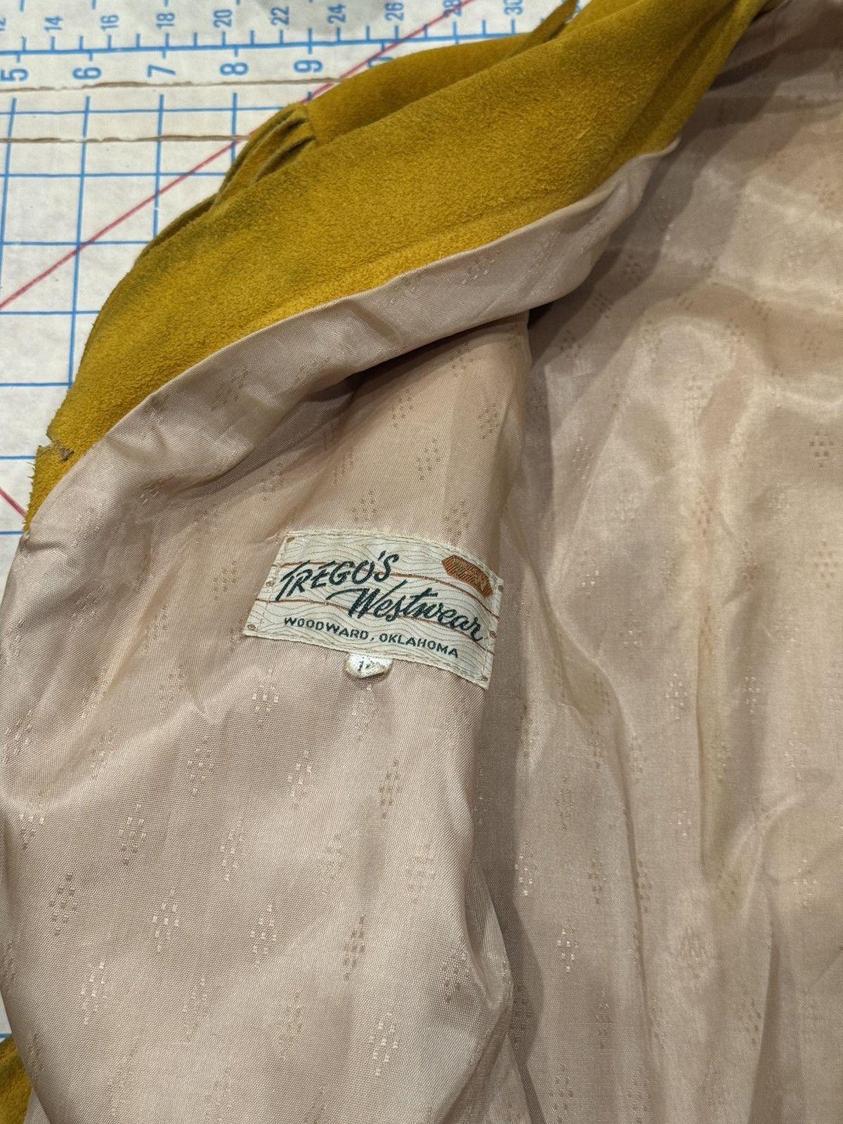 Vintage Vintage Yellow Suede Fringe Western Jacket Women’s Size 16 Size XXL / US 16-18 / IT 52-54 - 6 Thumbnail