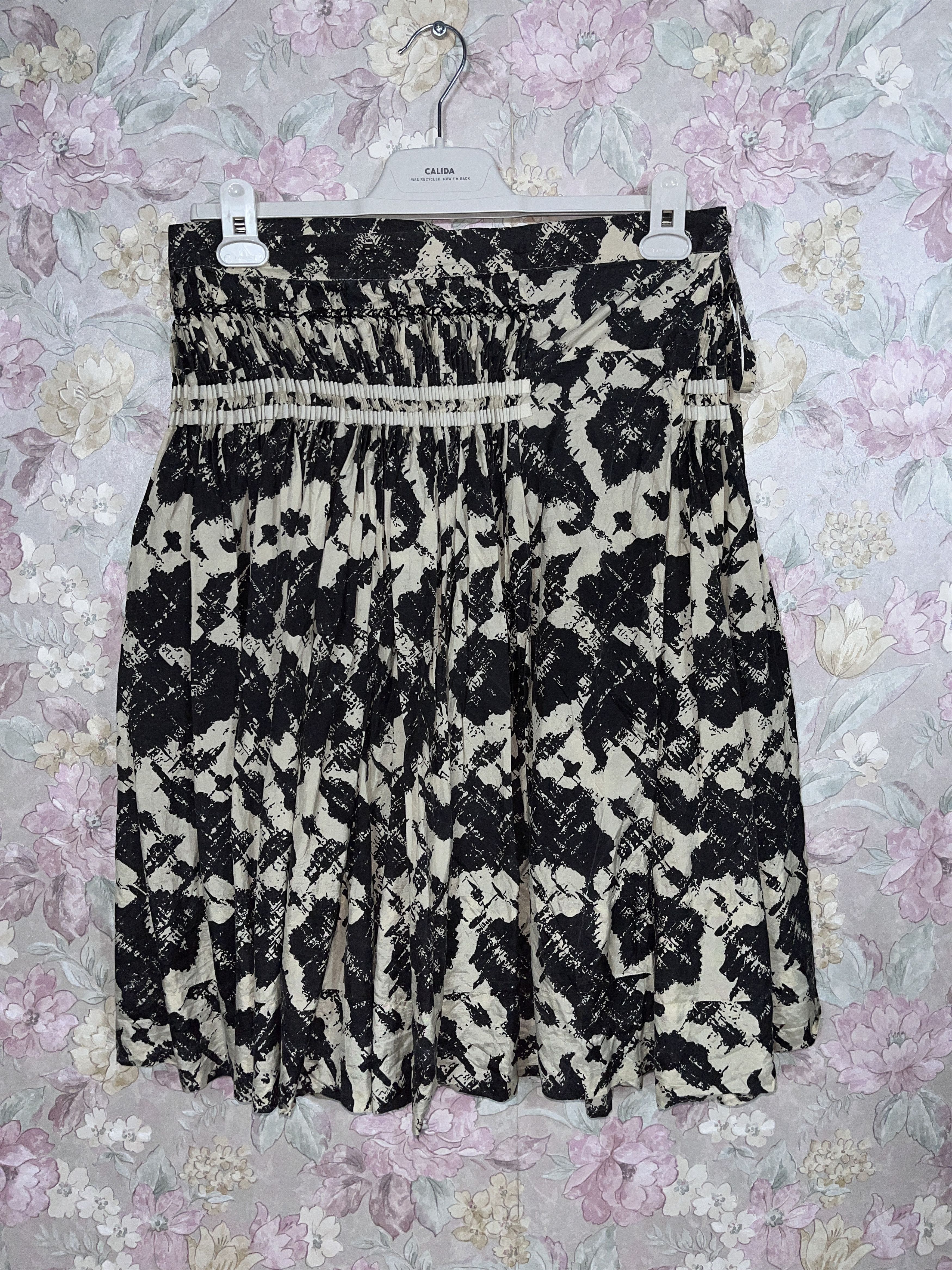 Dries Van Noten Rare Dries Van Noten Silk Skirt Size Medium Japanese Size 28" / US 6 / IT 42 - 1 Thumbnail