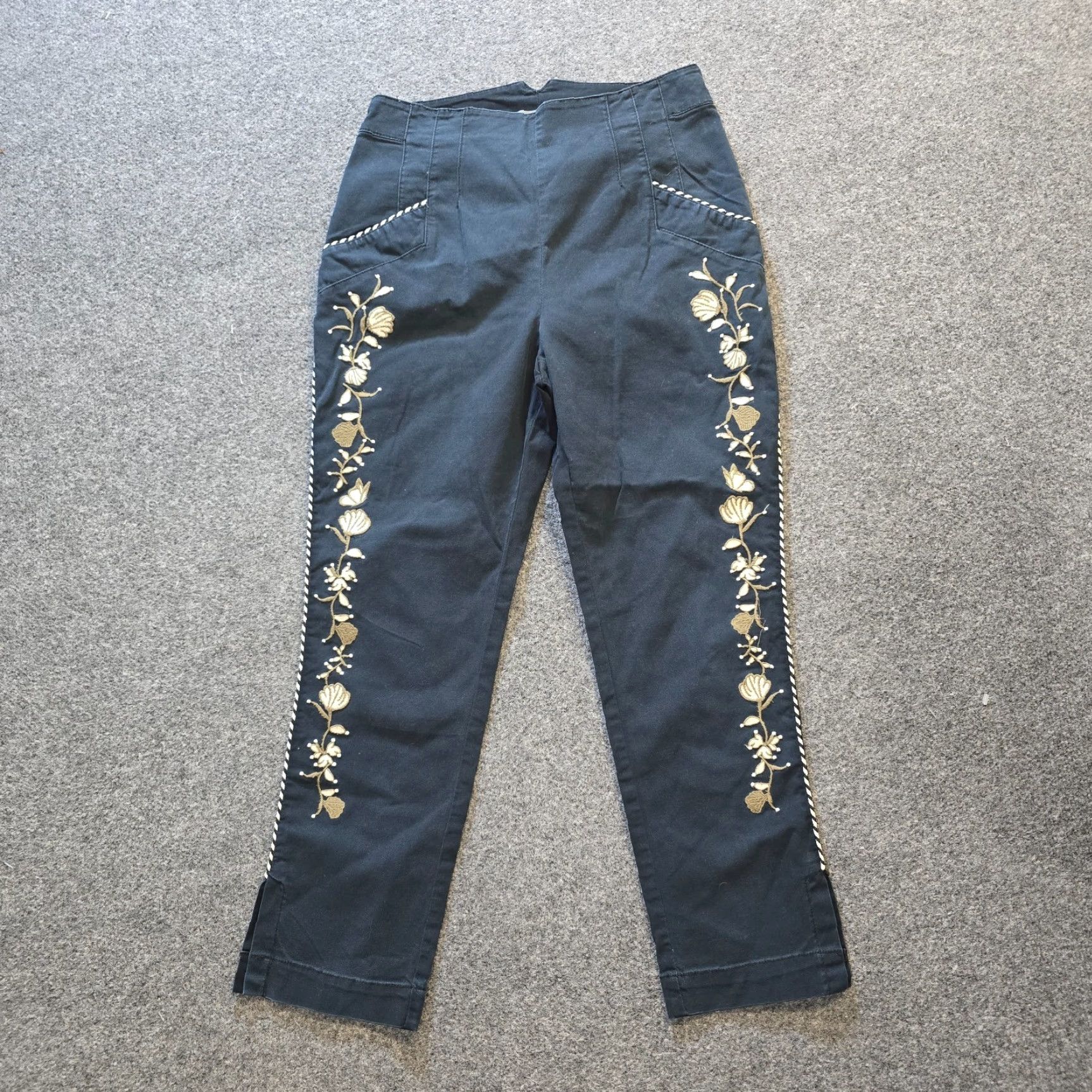 Anthropologie Anthropologie Pants Womens 8 Blue Floral Embroidery Tapered Ankle Boho Casual Size 30" / US 8 / IT 44 - 2 Thumbnail