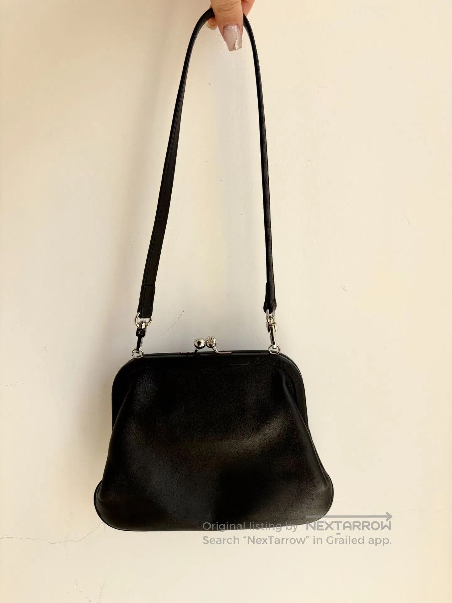Vivienne Westwood Vivienne Westwood Embossed Saturn Shoulder Bag. Size ONE SIZE - 4 Thumbnail
