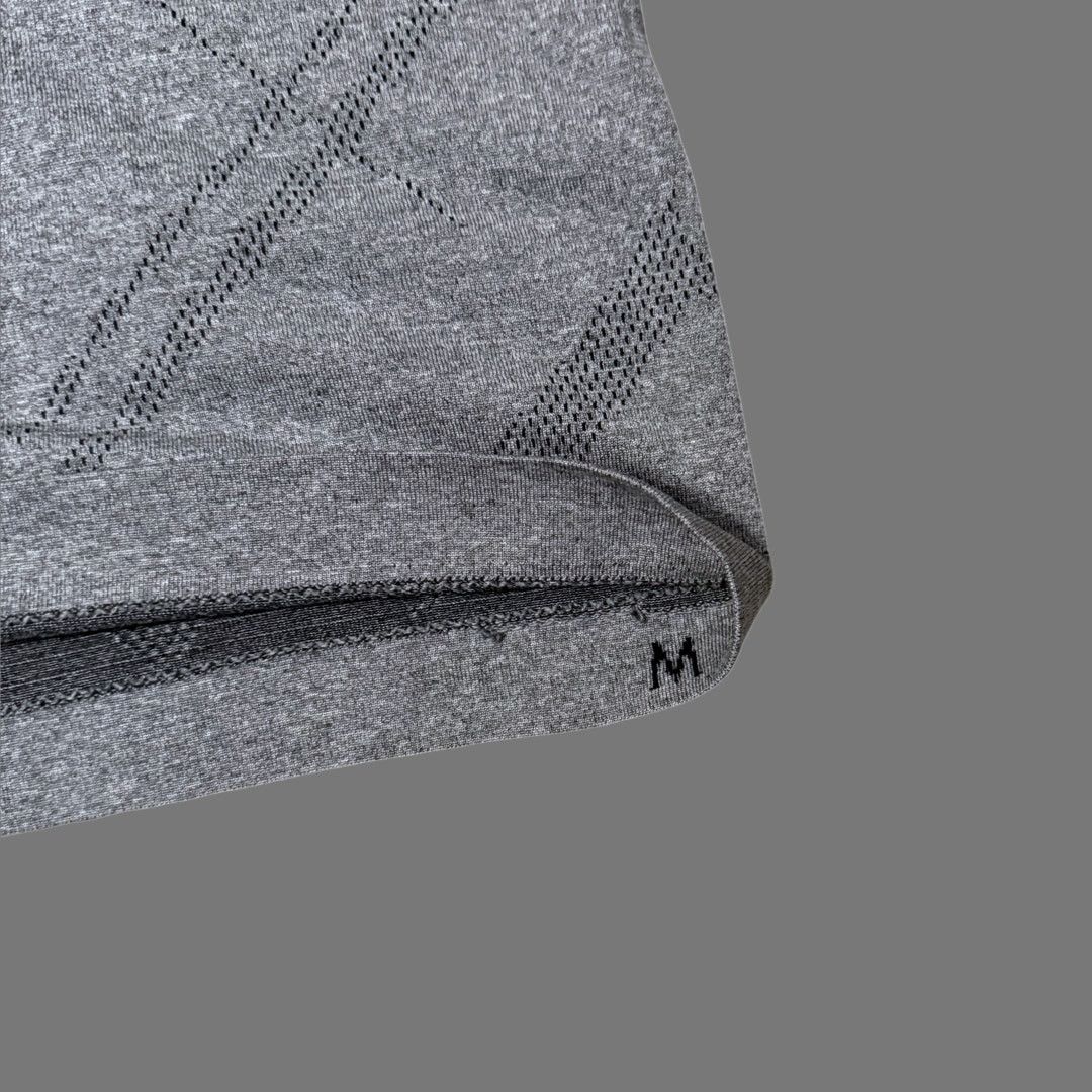 Lululemon lululemon Active Top Gray Mens Geometric Tee SS Size M EUC Size US M / EU 48-50 / 2 - 4 Thumbnail