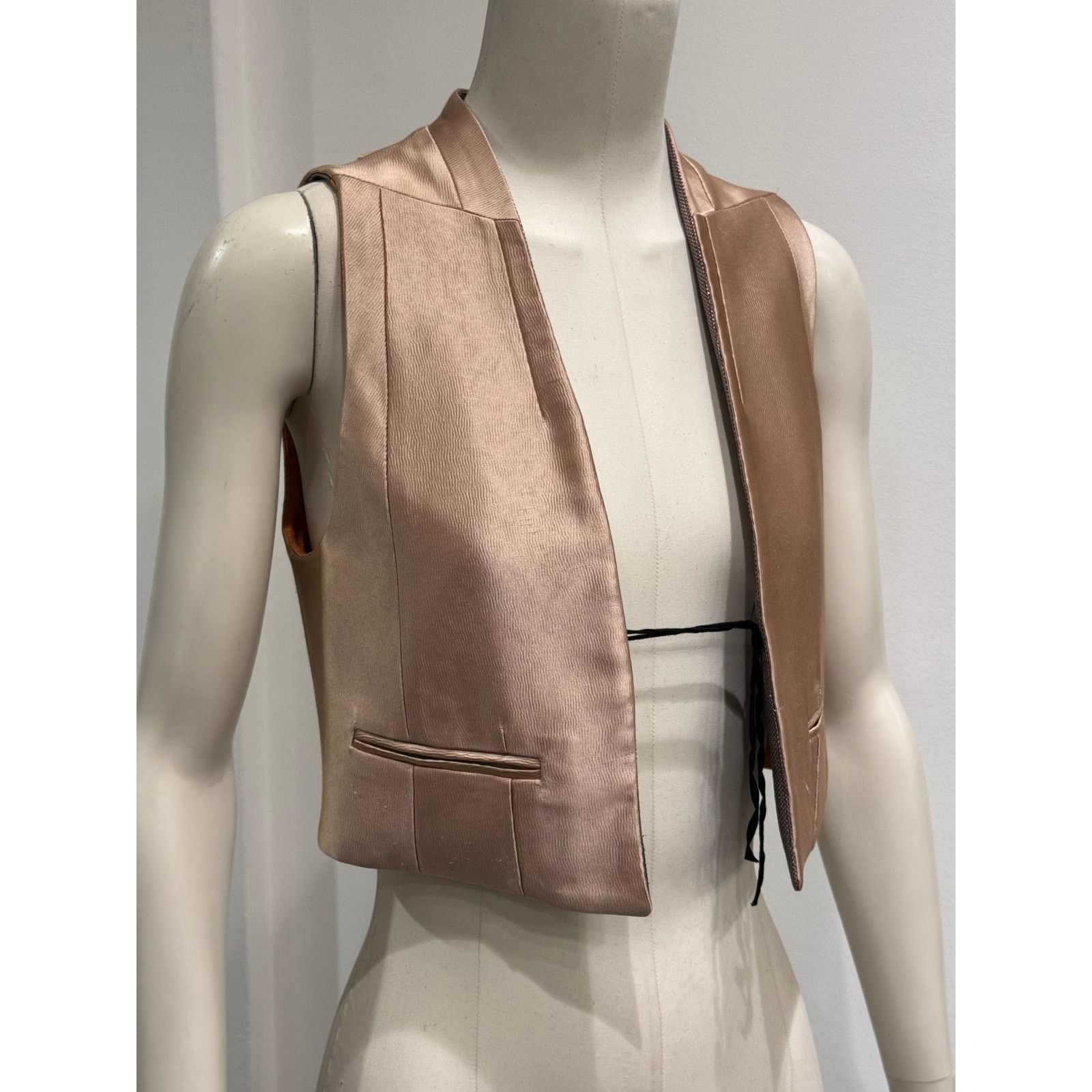 Ann Demeulemeester 2000s Ann Demeulemeester sample vest Size US S / EU 44-46 / 1 - 3 Thumbnail