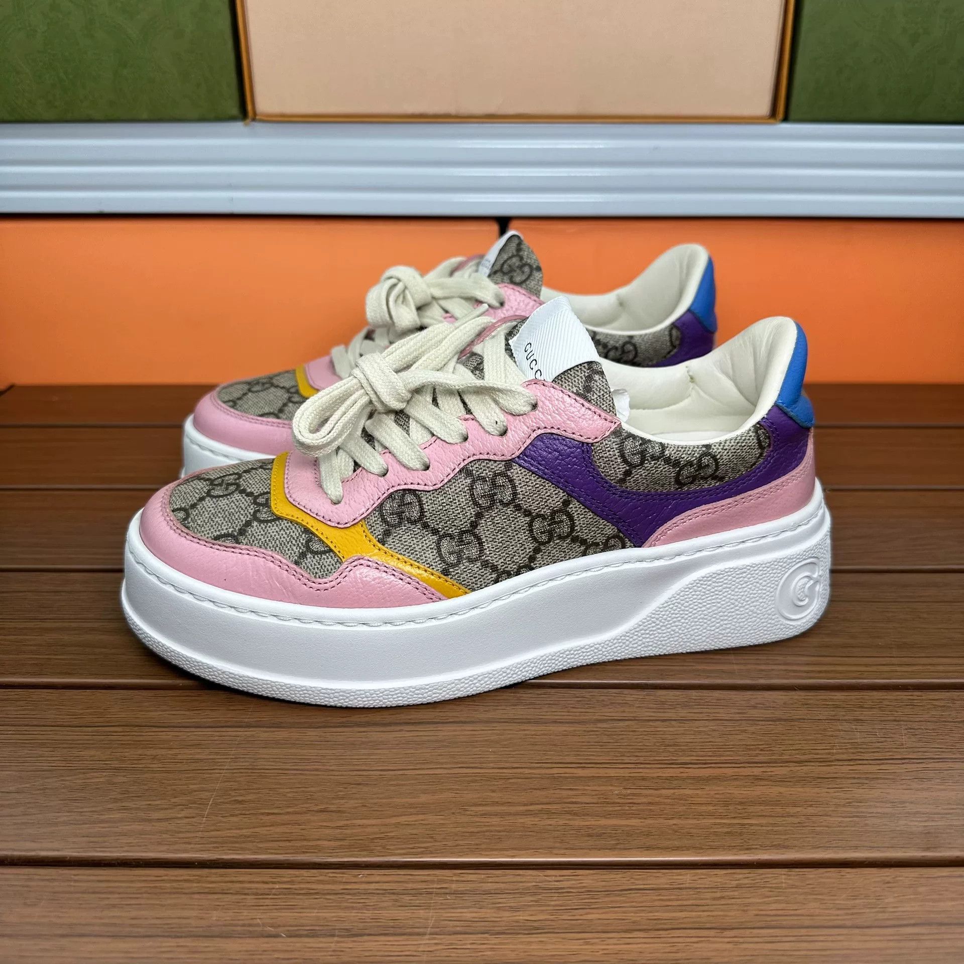 Gucci Gucci Multi Lowtop Sneakers it_36-5 Women Size US 6.5 / IT 36.5 - 1 Thumbnail
