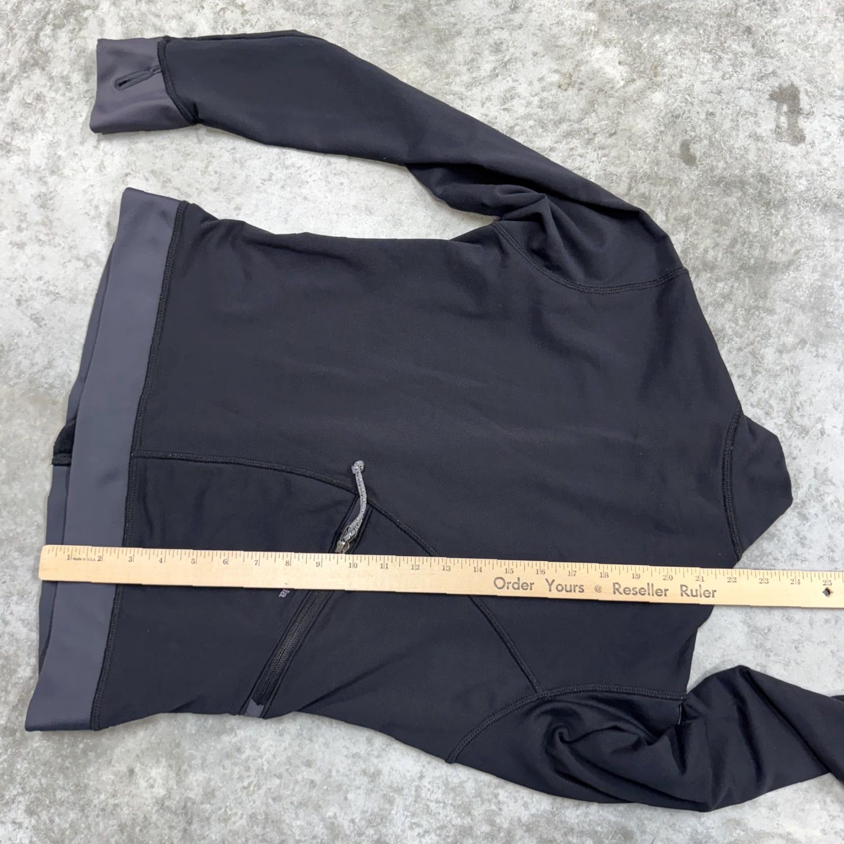 Patagonia Patagonia Jacket Womens Small Black Gray Full Zip Athletic Thumb Holes Made USA Size S / US 4 / IT 40 - 6 Thumbnail