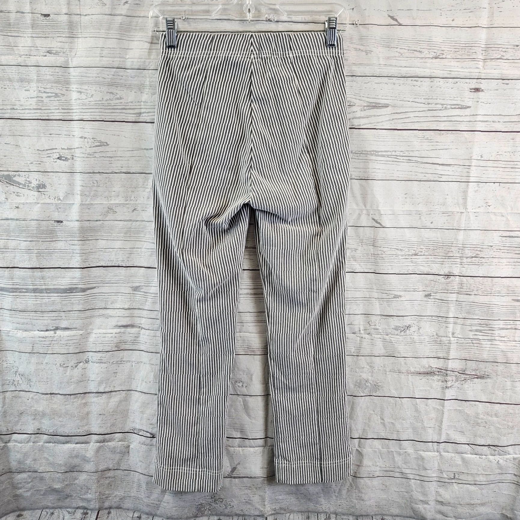 Joseph Ribkoff VINTAGE Joseph Ribkoff Womens Cropped Pants Sz 2 Gray White Stripe Pull On Mid Rise Size 26" / US 2 / IT 38 - 3 Thumbnail