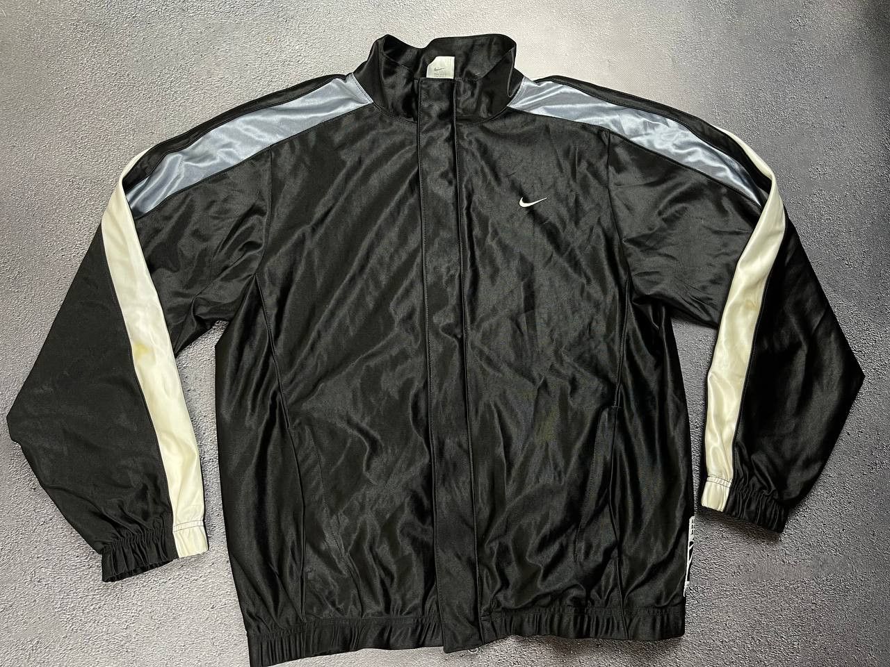 Nike NIKE Vintage basketball jacket Logo y2k Style Size US S / EU 44-46 / 1 - 1 Thumbnail