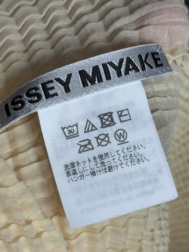 Issey Miyake Issey Miyake size:2 Beige bubble short coat Size XS / US 0-2 / IT 36-38 - 3 Thumbnail
