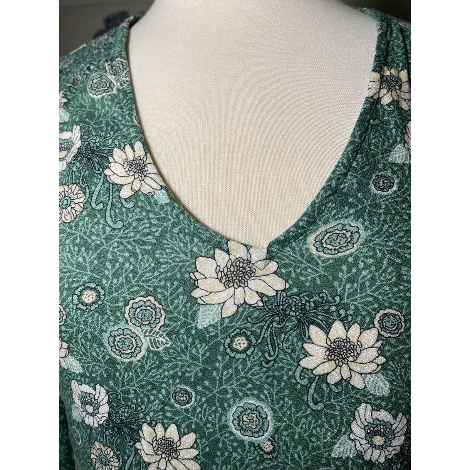 Lucky Brand Lucky Brand Women's Floral -Neck Top S/P Size S / US 4 / IT 40 - 2 Thumbnail