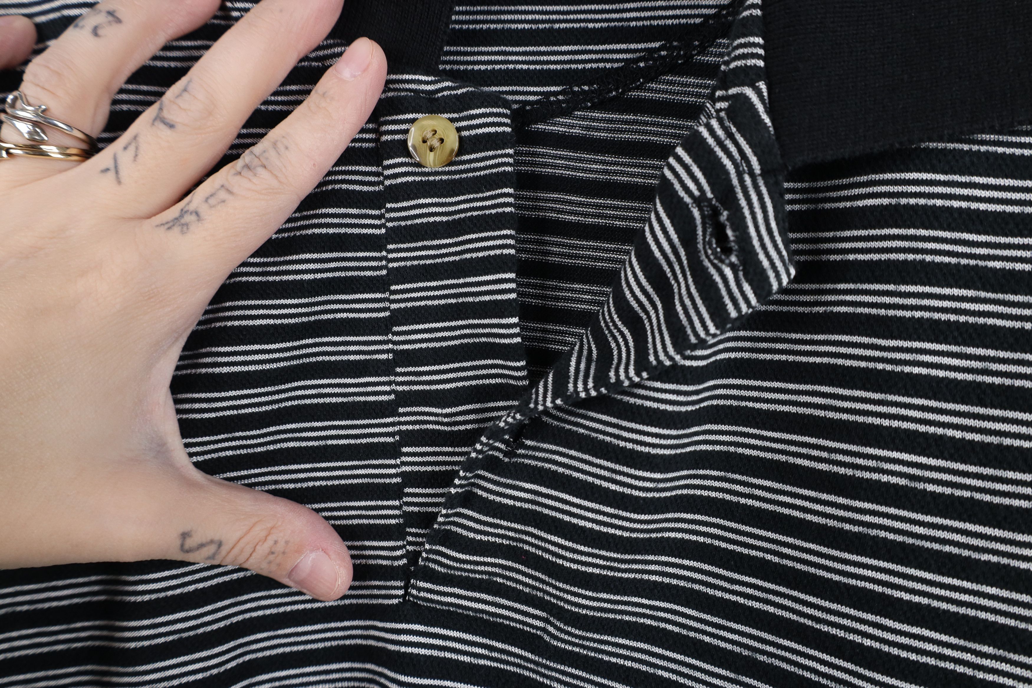 Vintage Vintage 90s Streetwear Knit Baggy Fit Golf Polo Shirt Black Size US S / EU 44-46 / 1 - 7 Thumbnail