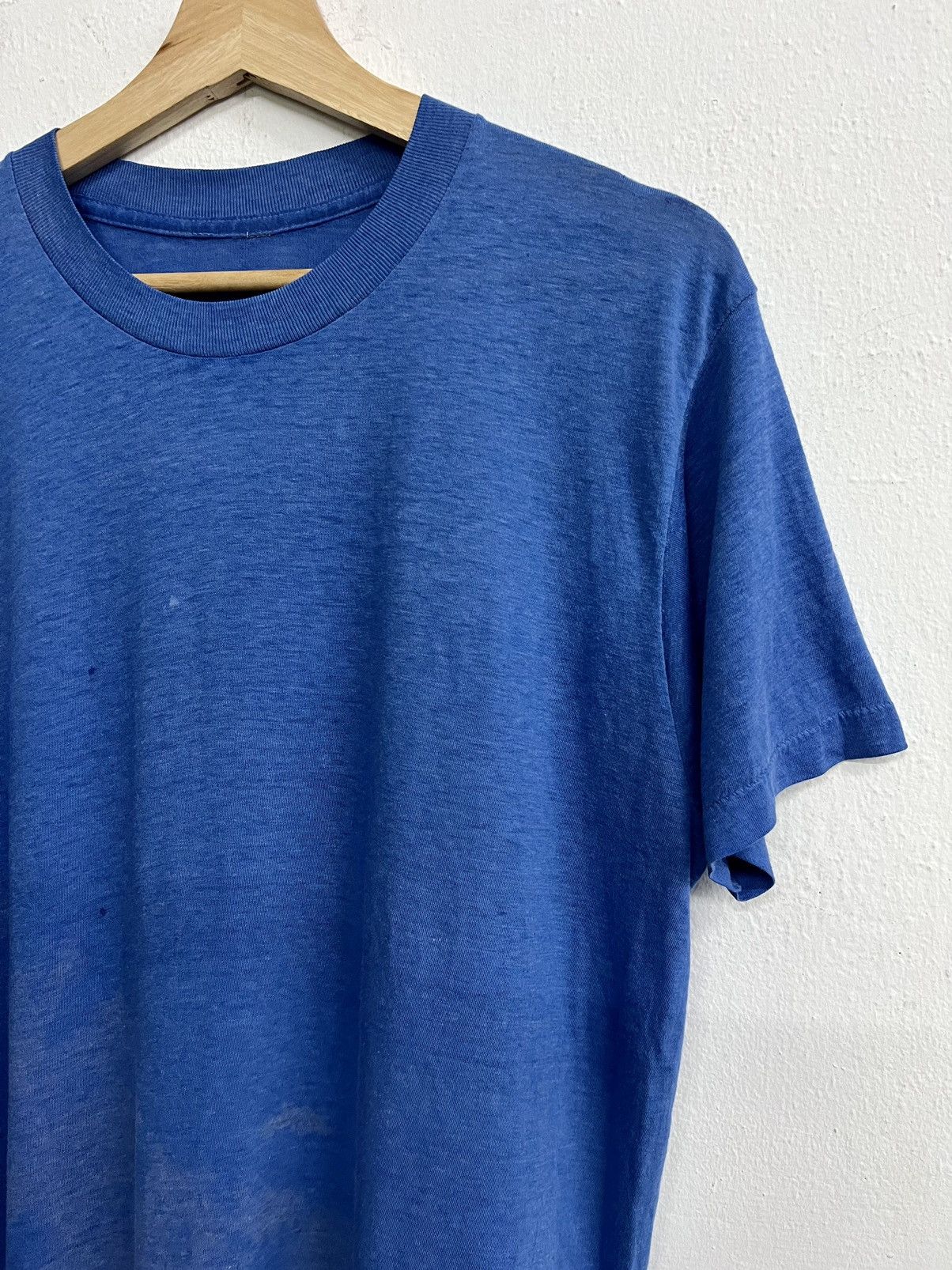 Band Tees × Vintage VINTAGE 80s THRASHED VIRGIN TEE Size US L / EU 52-54 / 3 - 4 Thumbnail