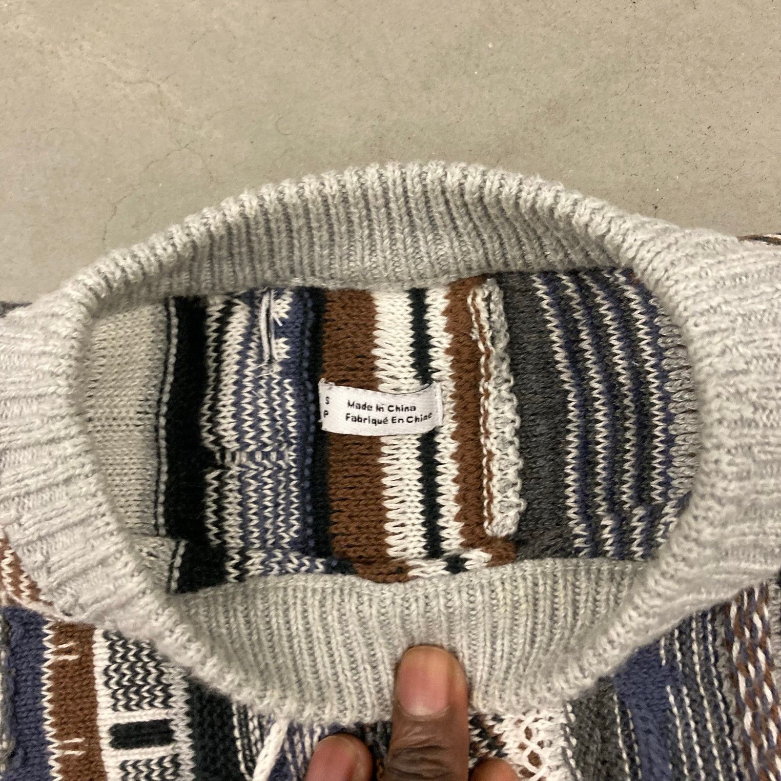 Vintage Y2K coogi style patterned sweater Size US S / EU 44-46 / 1 - 3 Thumbnail