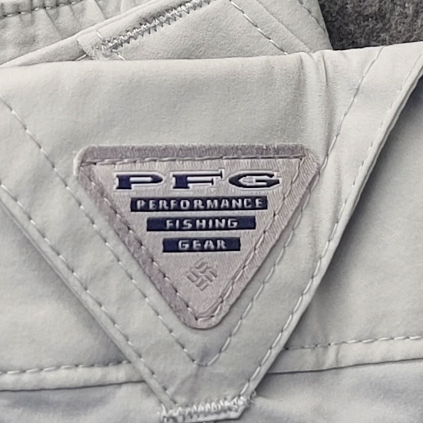 Vintage Columbia PFG Shorts Womens 10 Regular Mid Rise Hiking Fishing Outdoor Nylon Gray Microfiber 7in Inseam Pockets UPF Quick Dry Size 32" / US 10 / IT 46 - 3 Thumbnail