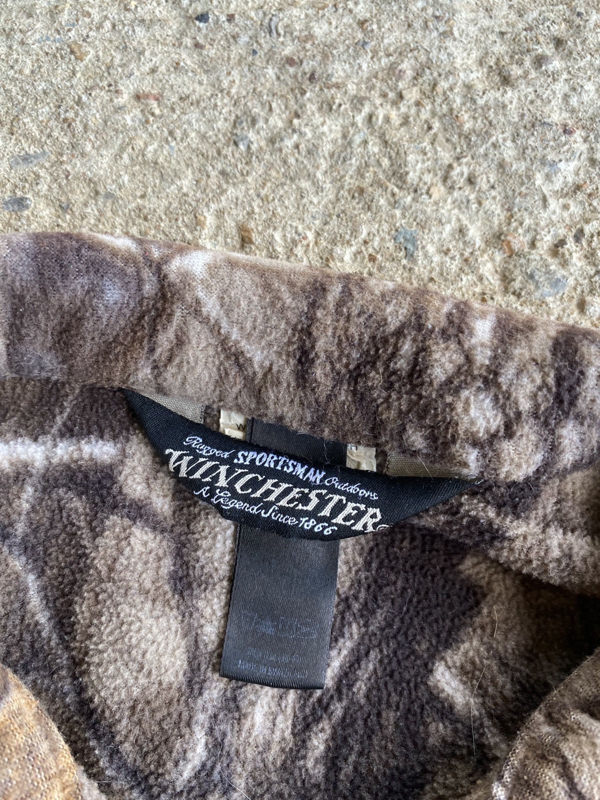 Realtree × Vintage Vintage Y2K Winchester Fleece Camo Distressed Jacket Size US L / EU 52-54 / 3 - 5 Thumbnail