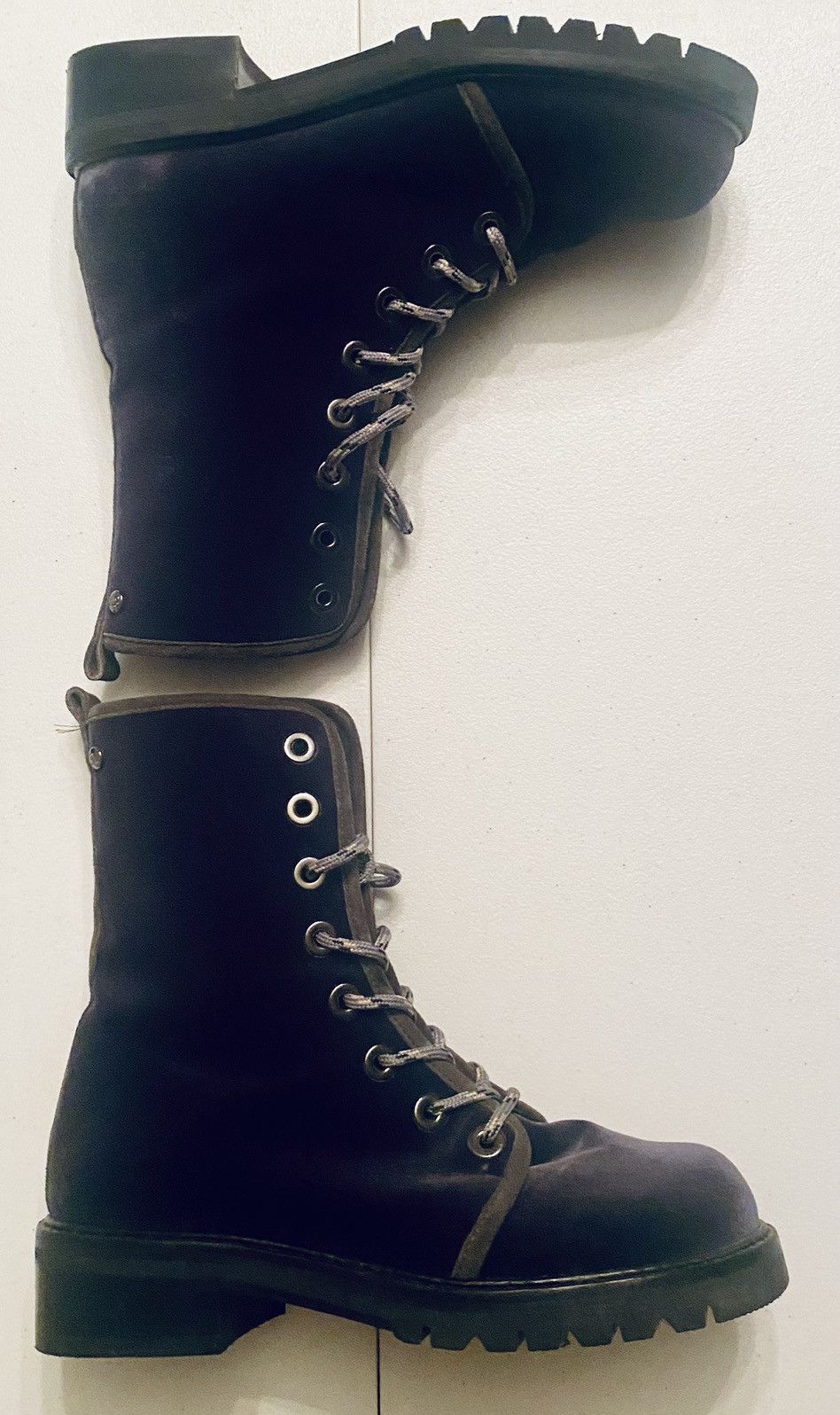 Stuart Weitzman Stuart Weitzman Metermaid Deep Purple Velvet Combat Boot 5.5 Size US 5.5 / IT 35.5 - 3 Thumbnail