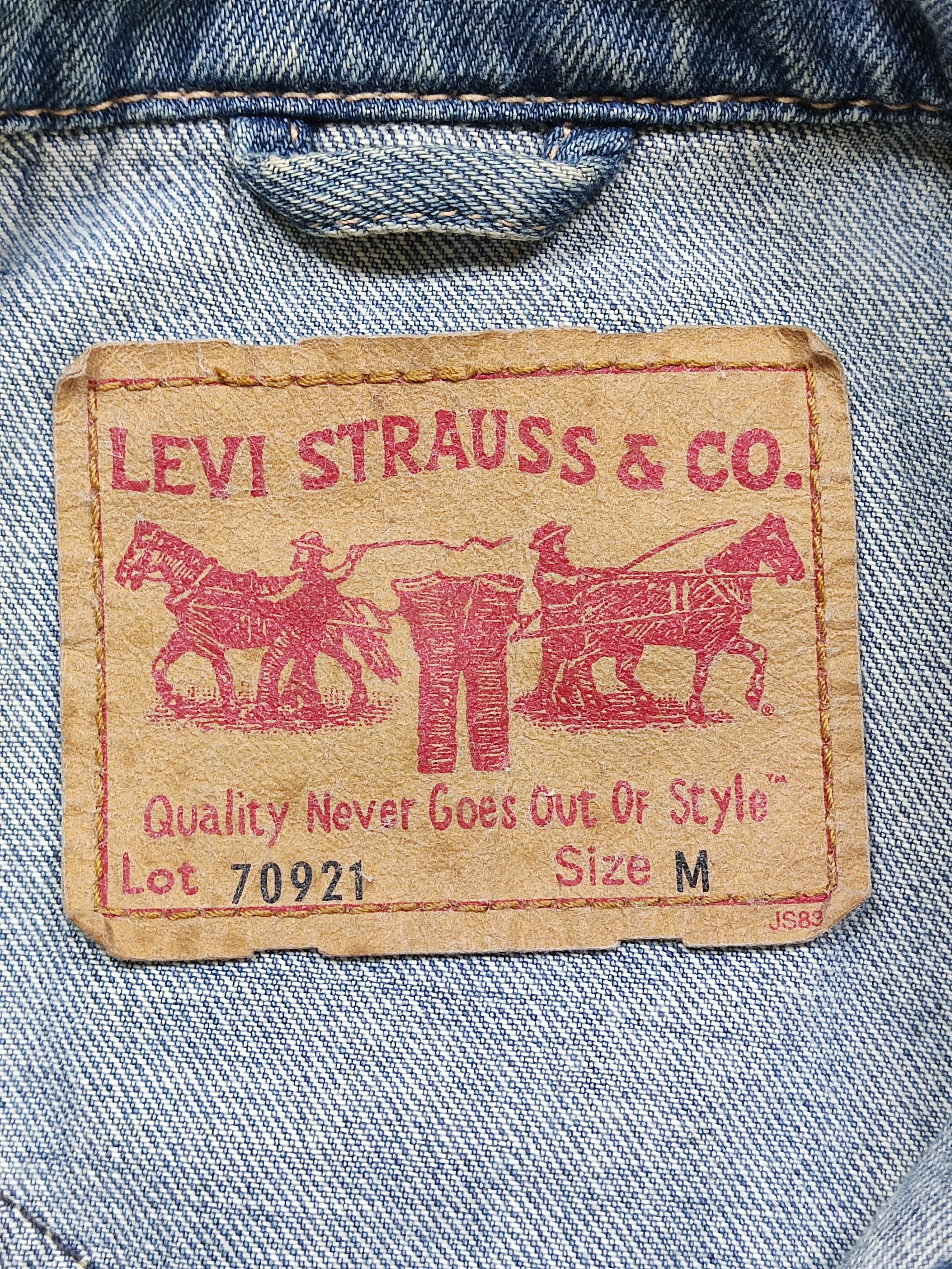 Levi's Levi’s Vintage Distressed faded Denim Trucker Jacket Size M Size M / US 6-8 / IT 42-44 - 18 Thumbnail