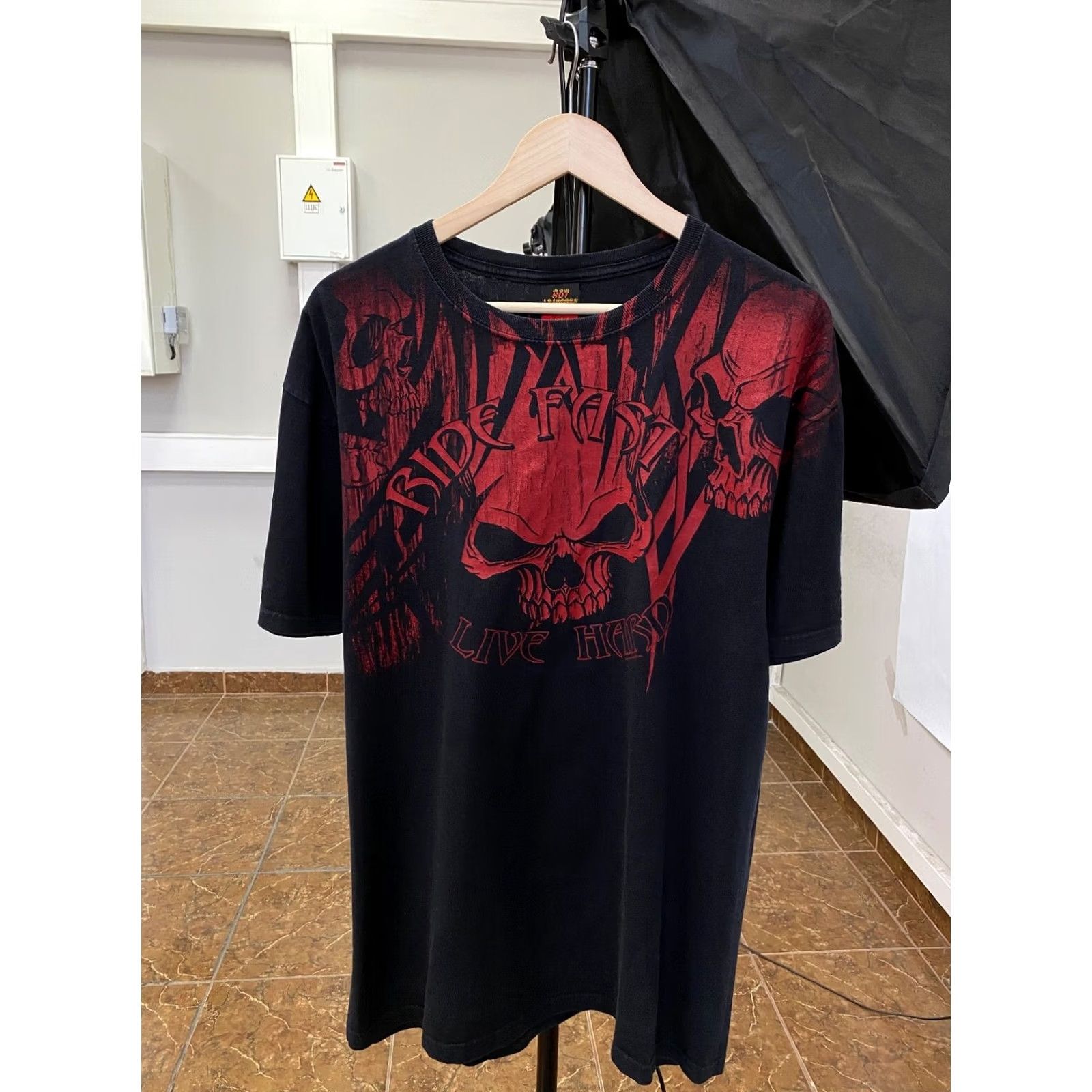 Affliction Affliction Skull Ride Fast Live Hard Y2K 2010 T-Shirt Men XL Black Short Sleeve Crew Neck - Adult L/XL, Regular Fit Size US XL / EU 56 / 4 - 2 Thumbnail