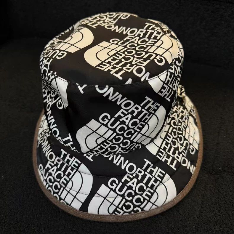 Gucci Gucci SizeM Black and white full of Indonesian dragons, fis Size ONE SIZE - 1 Thumbnail
