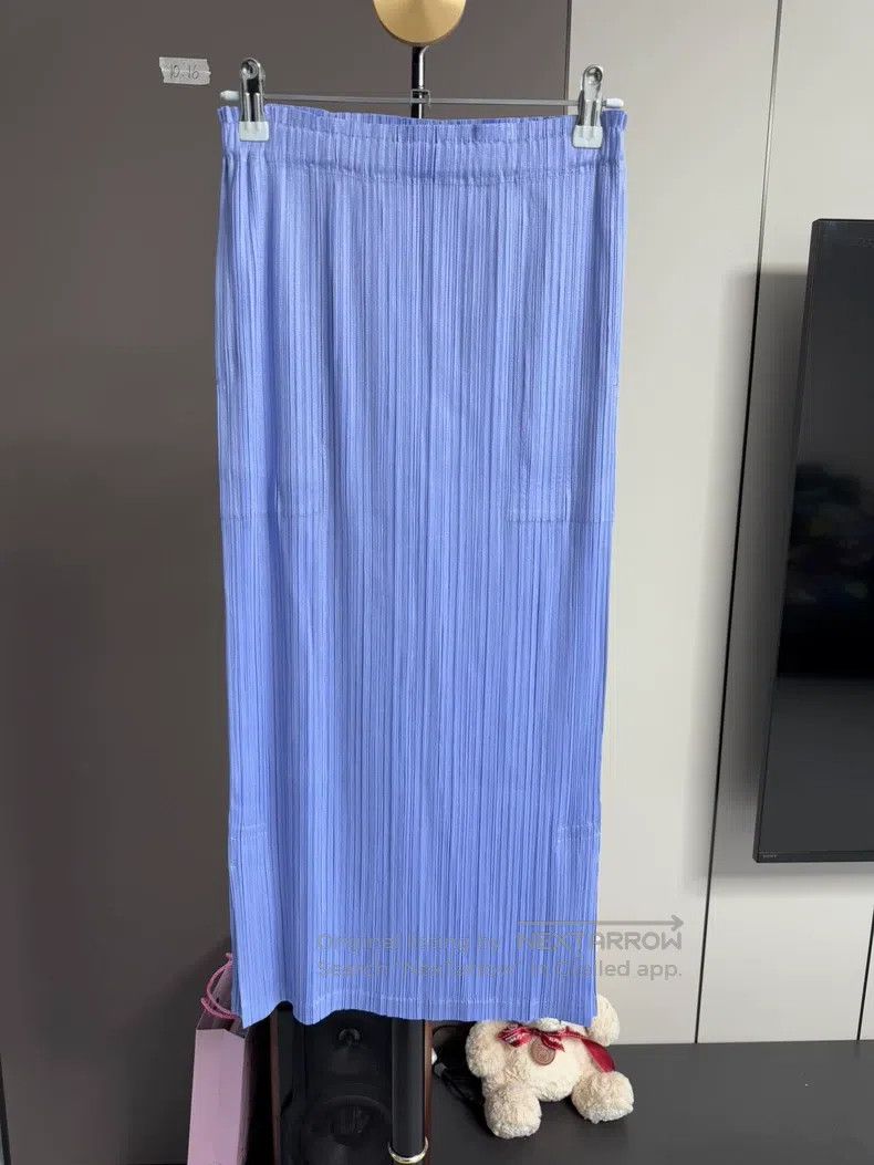 Issey Miyake Issey Miyake size:3 Blue-purple Midi Skirt Size 22" - 1 Thumbnail