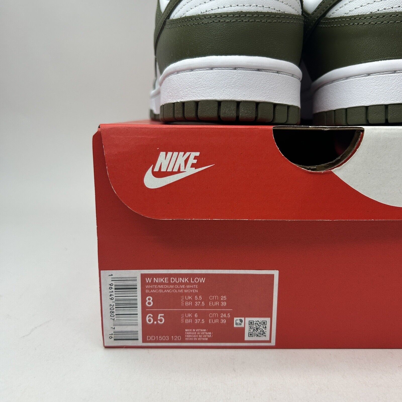 Nike Nike Dunk Low WMNS “Medium Olive” 2023 Size US 8 / IT 38 - 5 Thumbnail