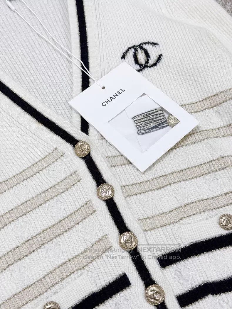Chanel Chanel Black and gold striped double C long-sleeved knitte Size XS / US 0-2 / IT 36-38 - 4 Thumbnail