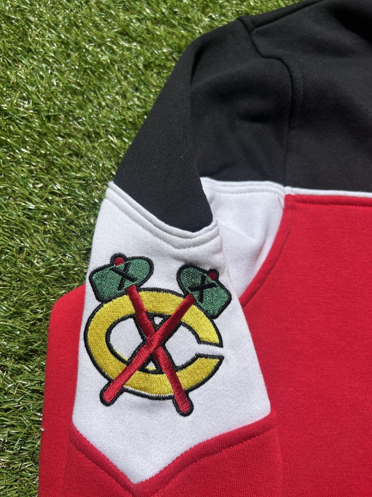 Starter Chicago Blackhawks Starter Full Zip Hoodie Size US XL / EU 56 / 4 - 4 Thumbnail