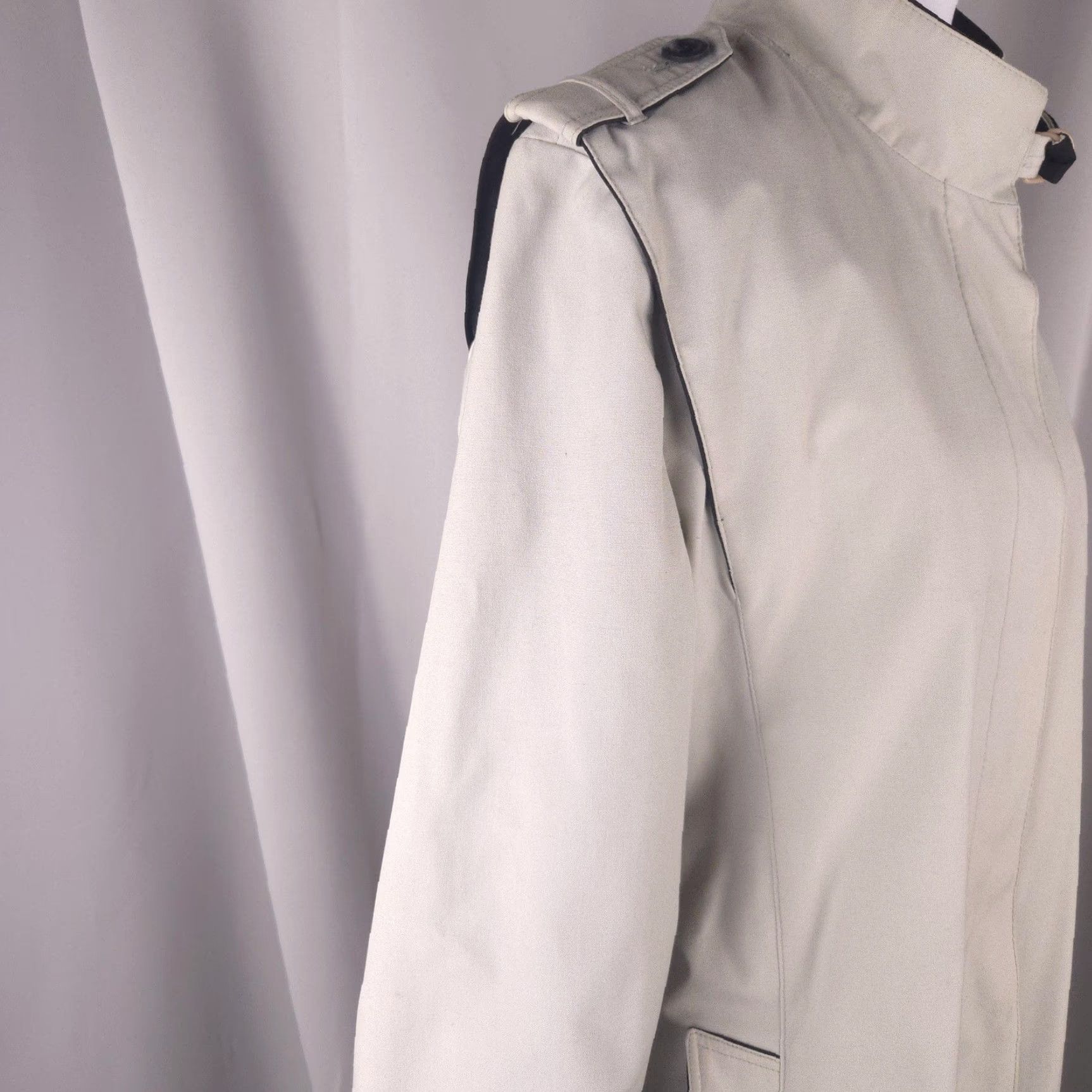 VINTAGE Trench Coat Womens Beige S M Belted Epaulet Raincoat Timeless Single Breasted Civilian Style Coat Womens
