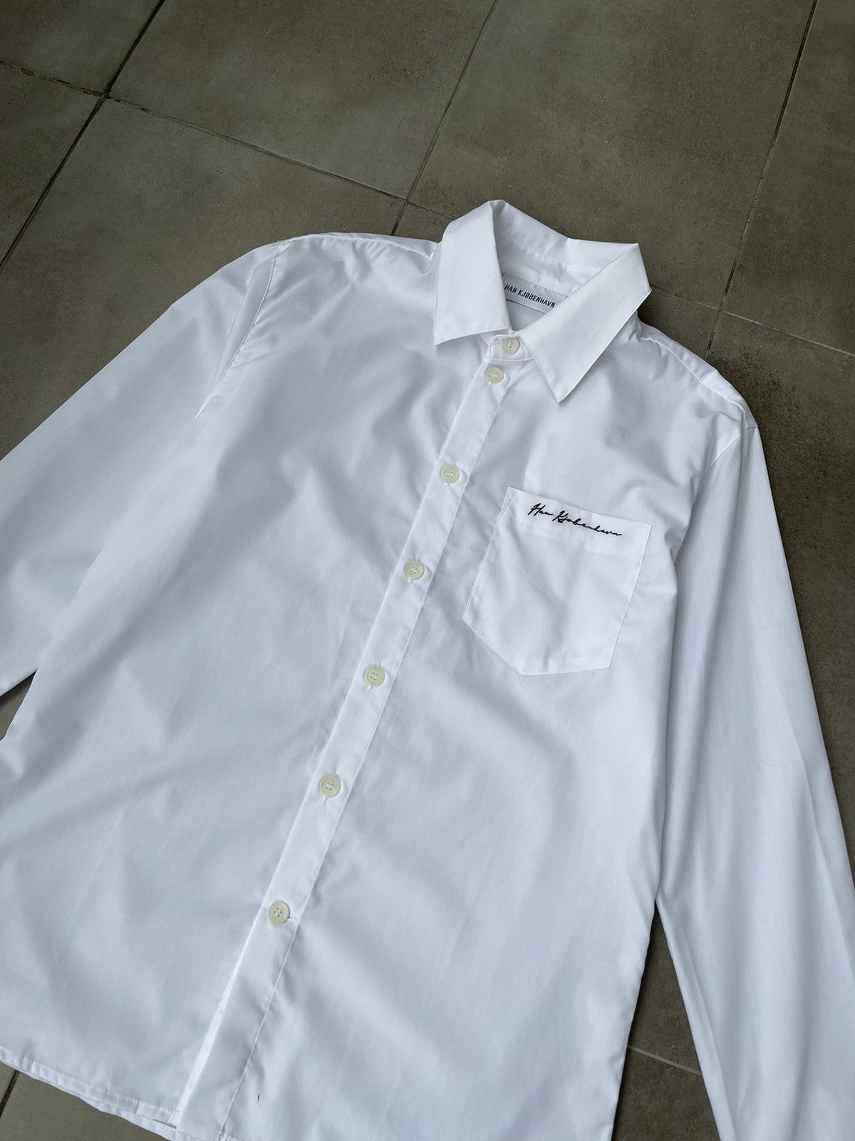 Han Kjobenhavn !DS! FW22 Han Kjobenhavn Poplin Script Logo White Shirt Size US S / EU 44-46 / 1 - 12 Thumbnail