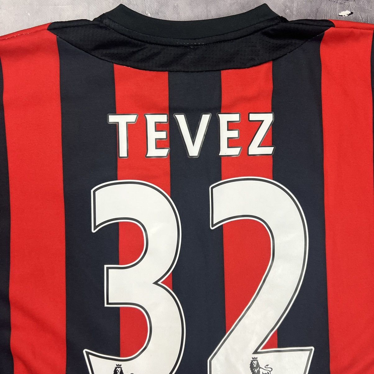 Umbro Rare! Carlos Tevez 32 Umbro Manchester City 00s Jersey Size US M / EU 48-50 / 2 - 4 Thumbnail