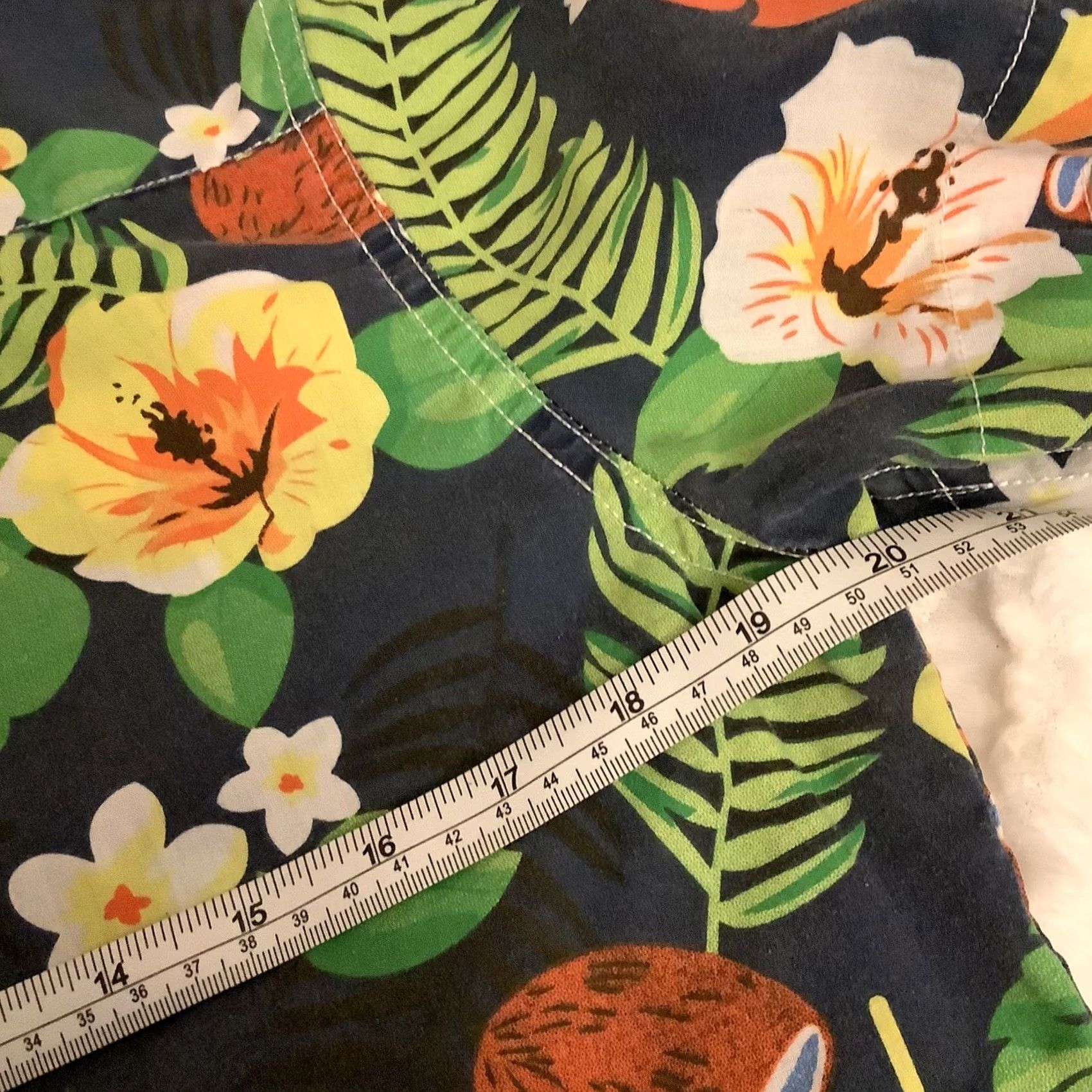 Carbon Carbon Hawaiian Shirt Slim Fit Mens Short Sleeve Button-Up Cotton/Polyester Multicolor Floral Button-Down SM Size US S / EU 44-46 / 1 - 5 Thumbnail