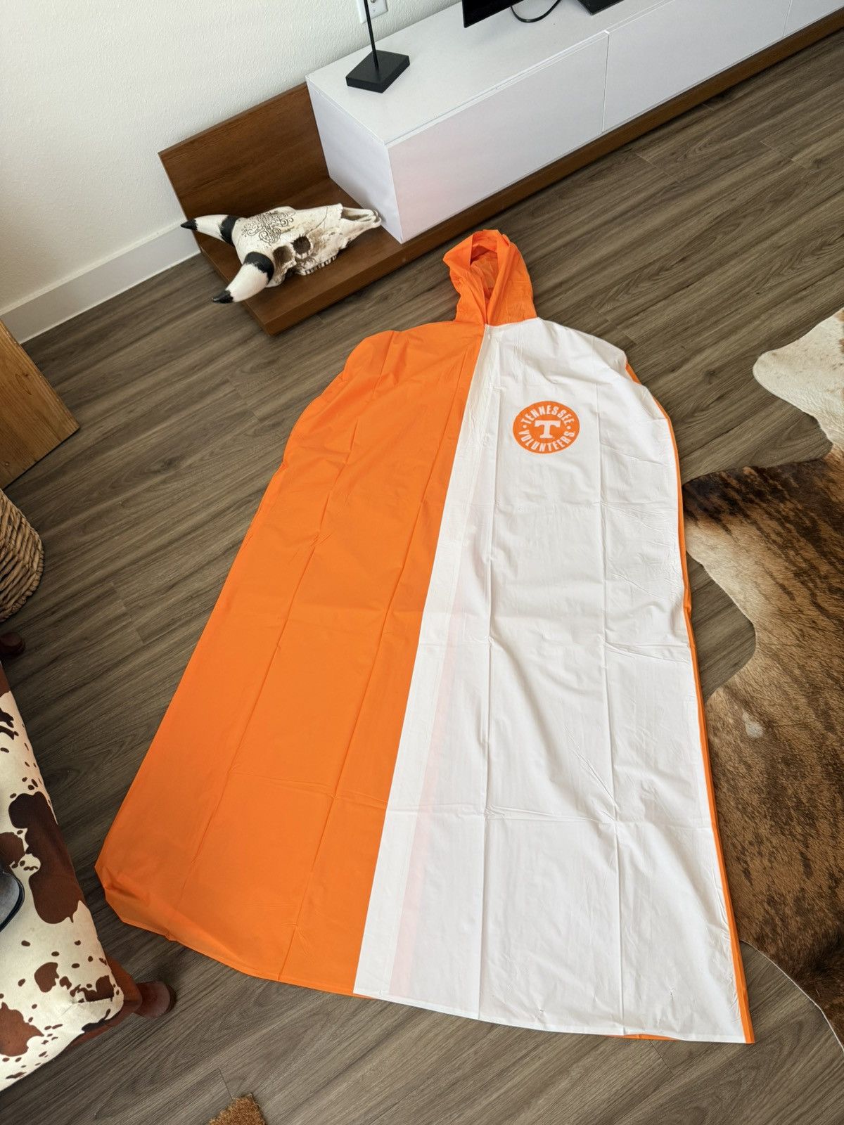 Other Vintage Tennessee Volunteers Orange White Poncho Size Adult Size US L / EU 52-54 / 3 - 1 Thumbnail