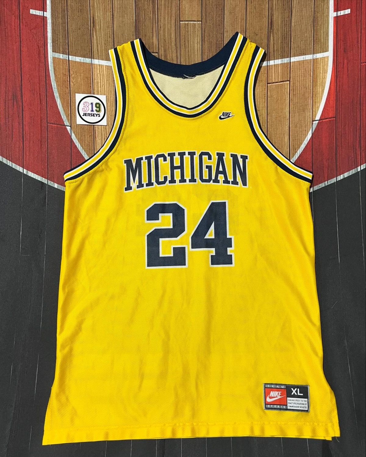 NCAA × Nike × Vintage Nike University of Michigan NCAA Basketball Jersey Size US XL / EU 56 / 4 - 1 Thumbnail