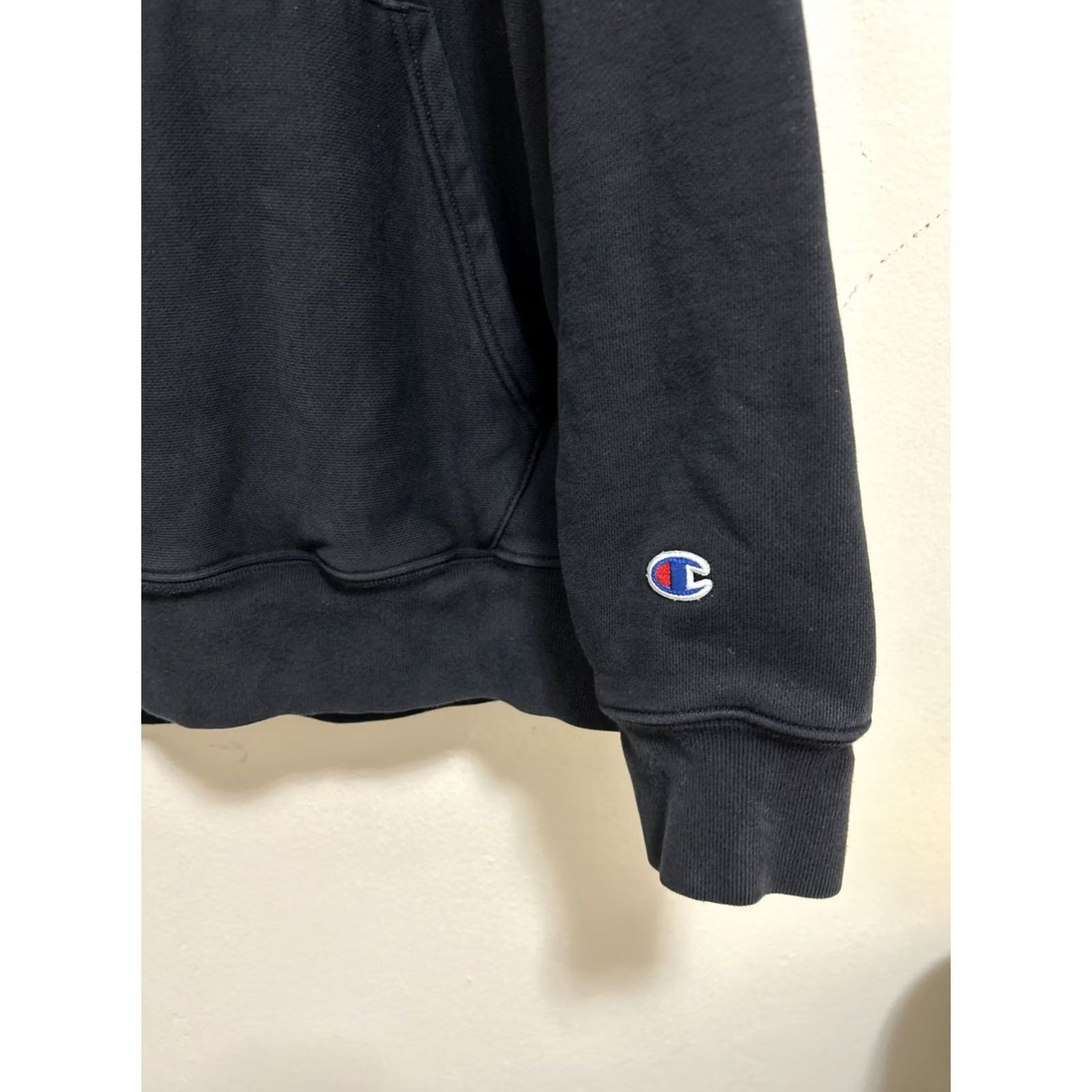 Champion VINTAGE Champion Hoodie Men L Black Solid Cotton Blend Fleece Embroidered Logo Reverse Weave Pullover Top 90s Theme Size US L / EU 52-54 / 3 - 4 Thumbnail