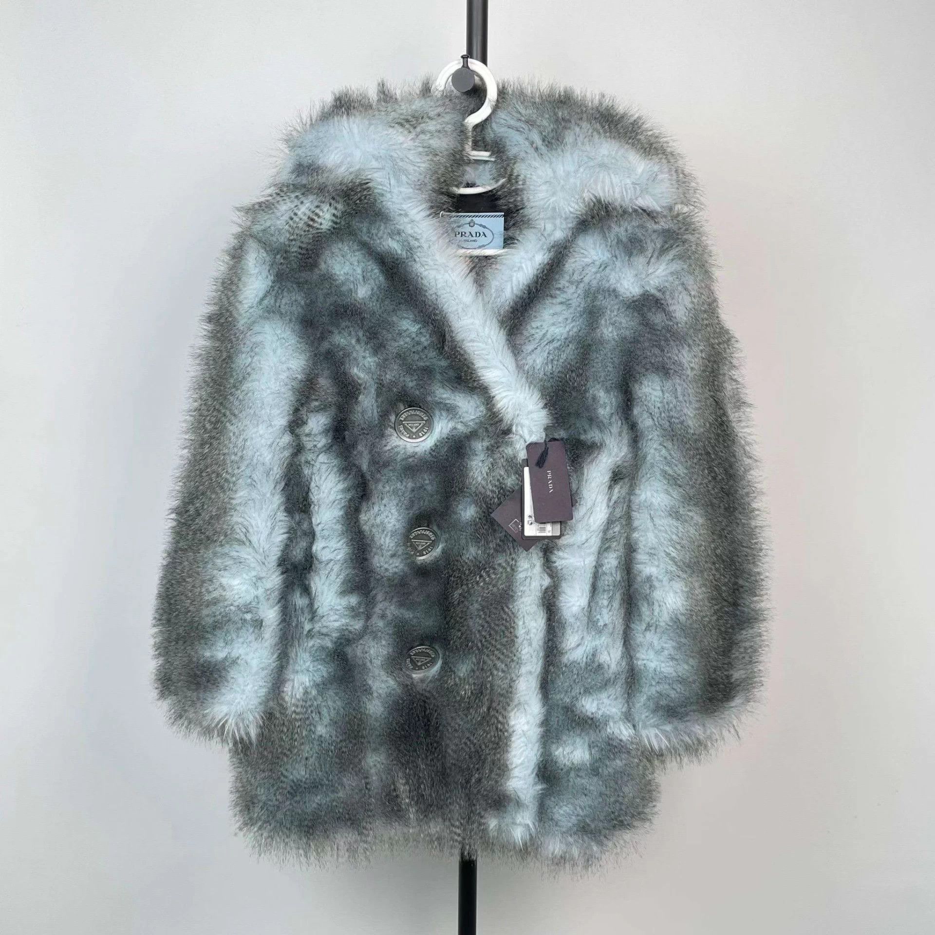 Prada Prada Faux Fur Silver Coin Button Gray 36 Jacket Size XS / US 0-2 / IT 36-38 - 1 Thumbnail