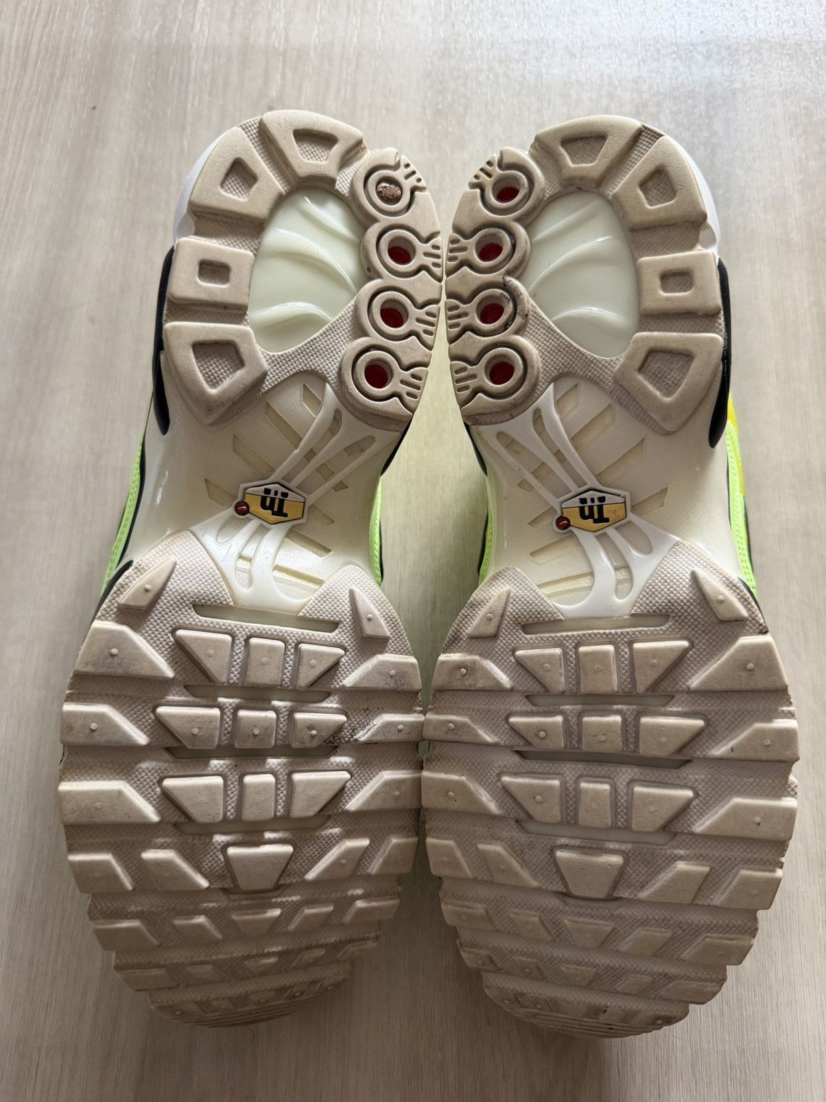 Nike Nike Air Max Plus Overbranding Lime Blast 815994-300 Sz 9.5 Size US 9.5 / EU 42-43 - 9 Thumbnail