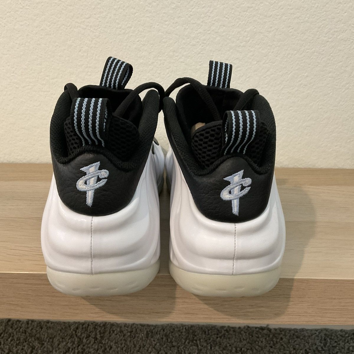 Nike Nike Air Foamposite One Size US 11 / EU 44 - 2 Thumbnail