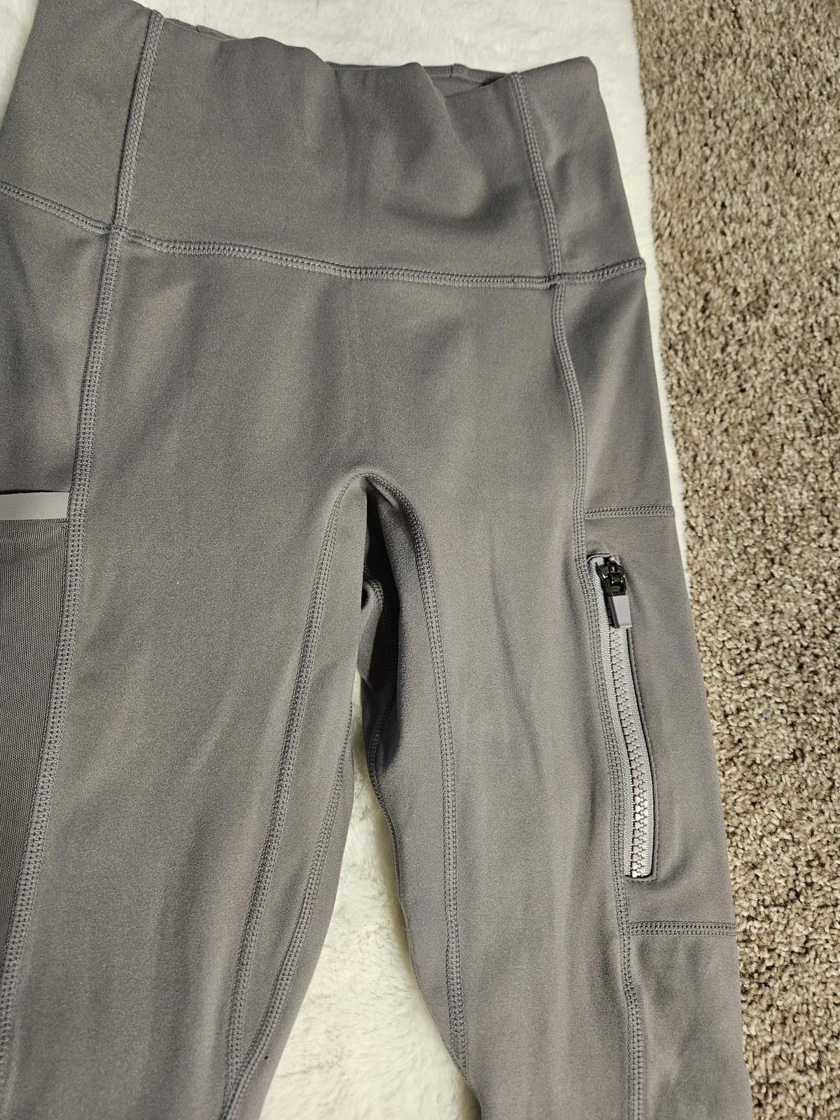 Fabletics Fabletics Motion365 Gray High-Waisted Leggings Size 25" / US 0 / IT 36 - 8 Thumbnail