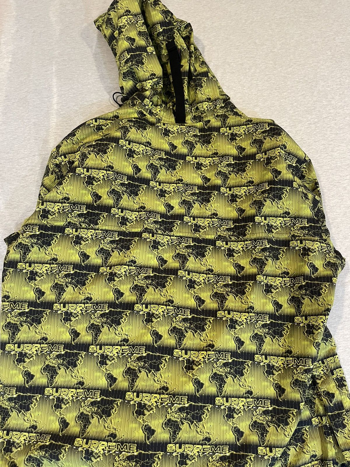 Supreme Supreme ‘World Famous’ Taped Seam Pullover Size US M / EU 48-50 / 2 - 4 Thumbnail