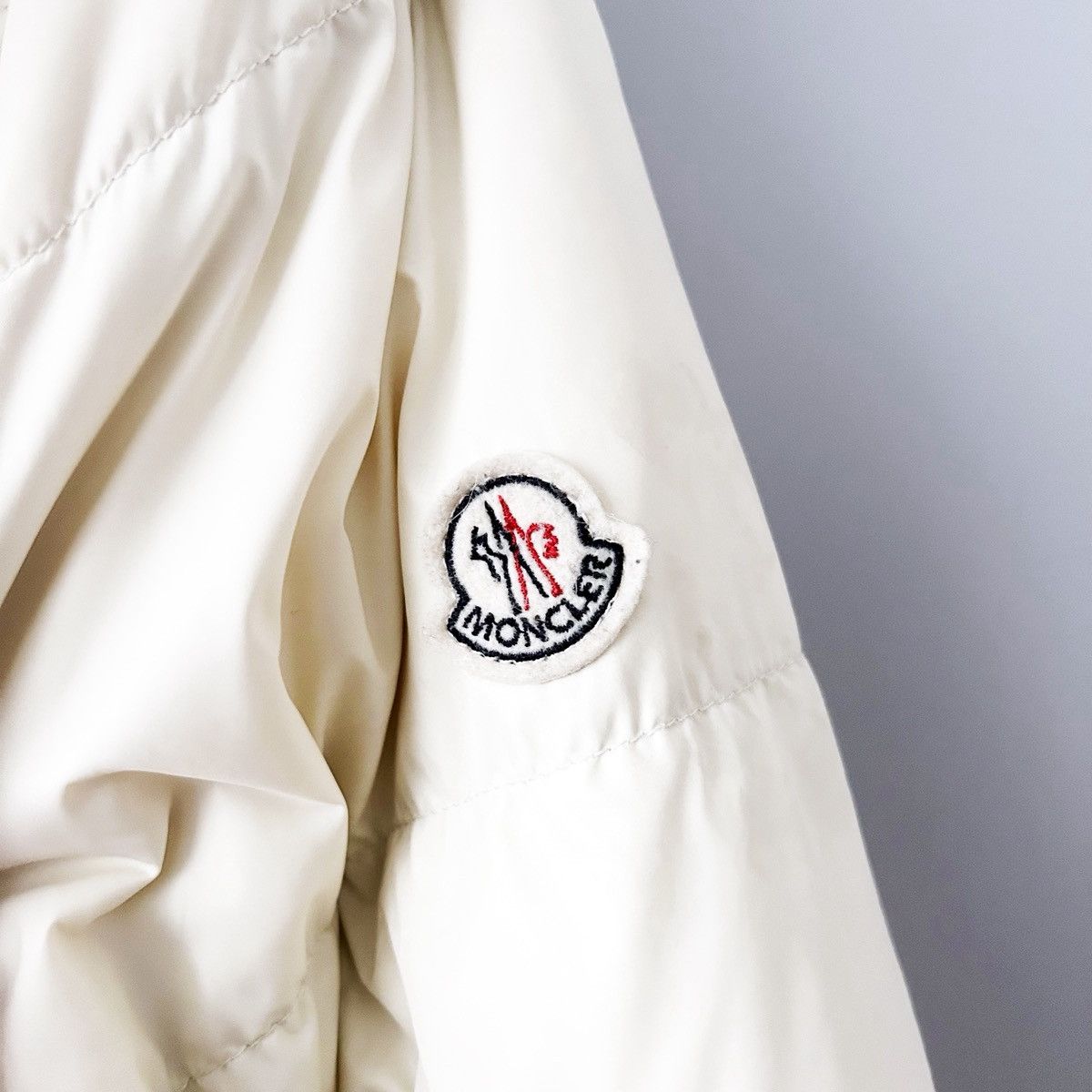 Moncler Moncler puffer jacket on off white cream Size US M / EU 48-50 / 2 - 6 Thumbnail