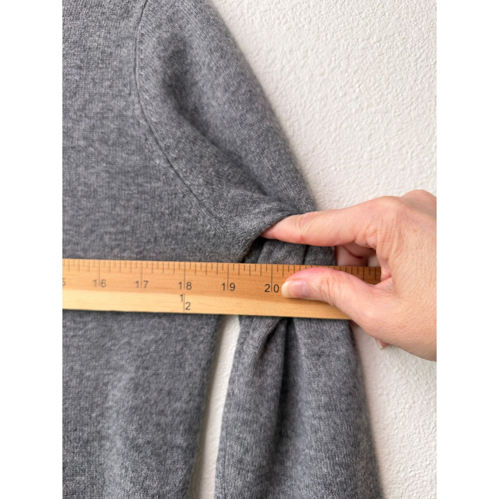 Other Artelier Nicole Miller Cashmere Eye Sweater Women P Gray Size S / US 4 / IT 40 - 13 Thumbnail