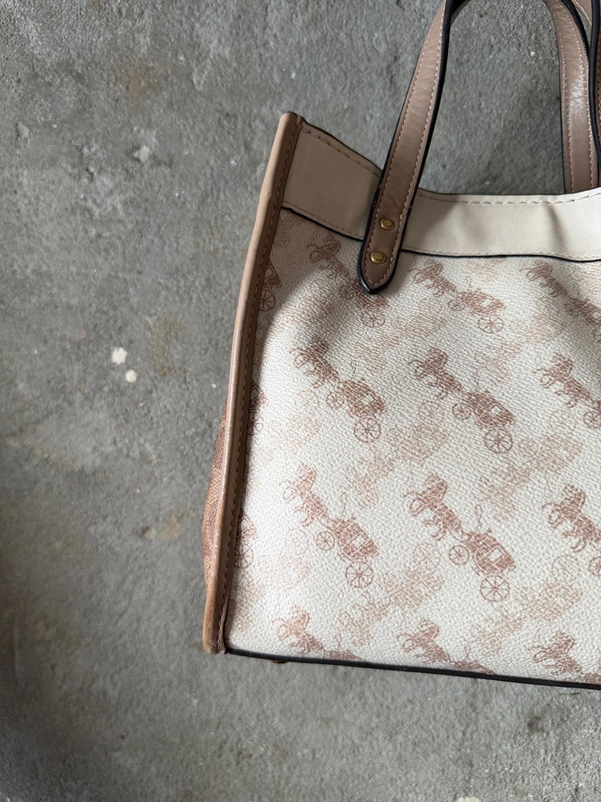 Coach Coach Field 22 Horse Carriage Tote Bag Brown/White Size ONE SIZE - 7 Thumbnail