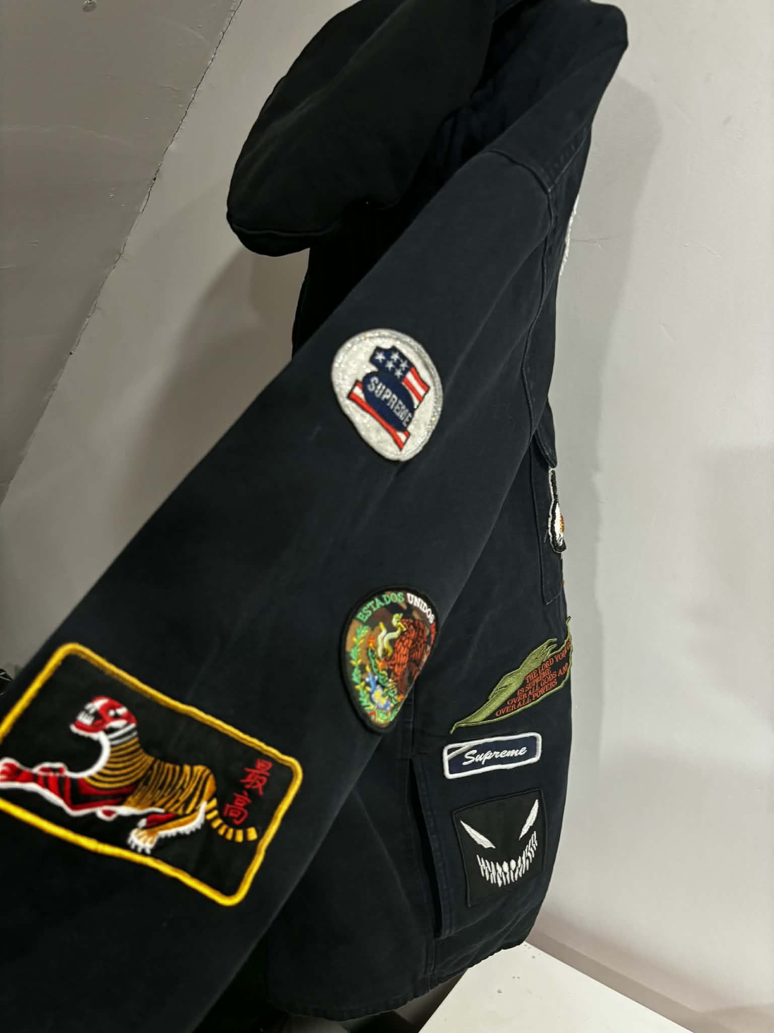 Supreme Supreme Patches Hooded Zip Up Shirt 'Black' 06-20-2025 Size US L / EU 52-54 / 3 - 9 Thumbnail
