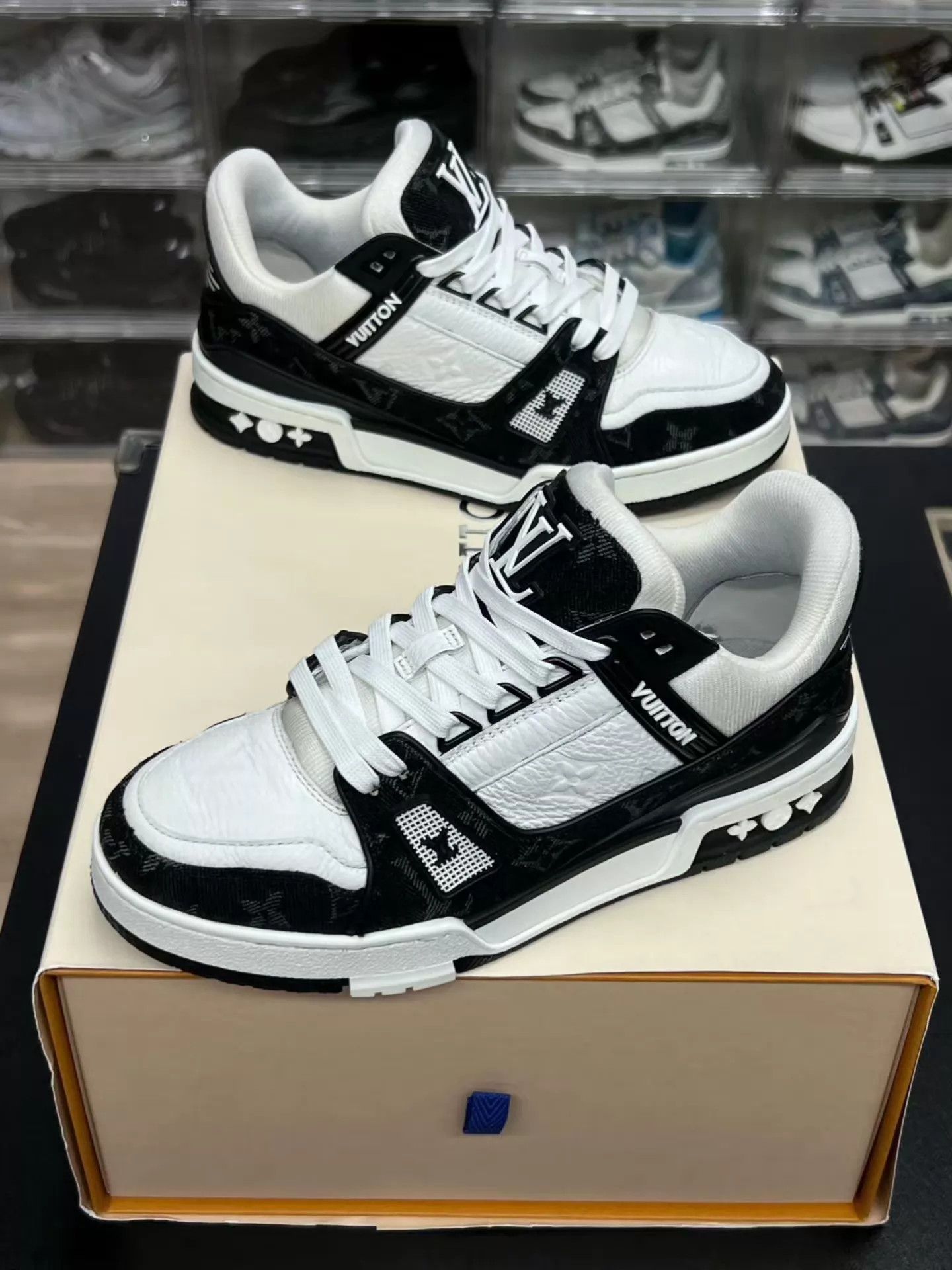 Louis Vuitton LV TRAINER Panda Denim UK4 Like New Size US 6.5 / IT 36.5 - 1 Thumbnail