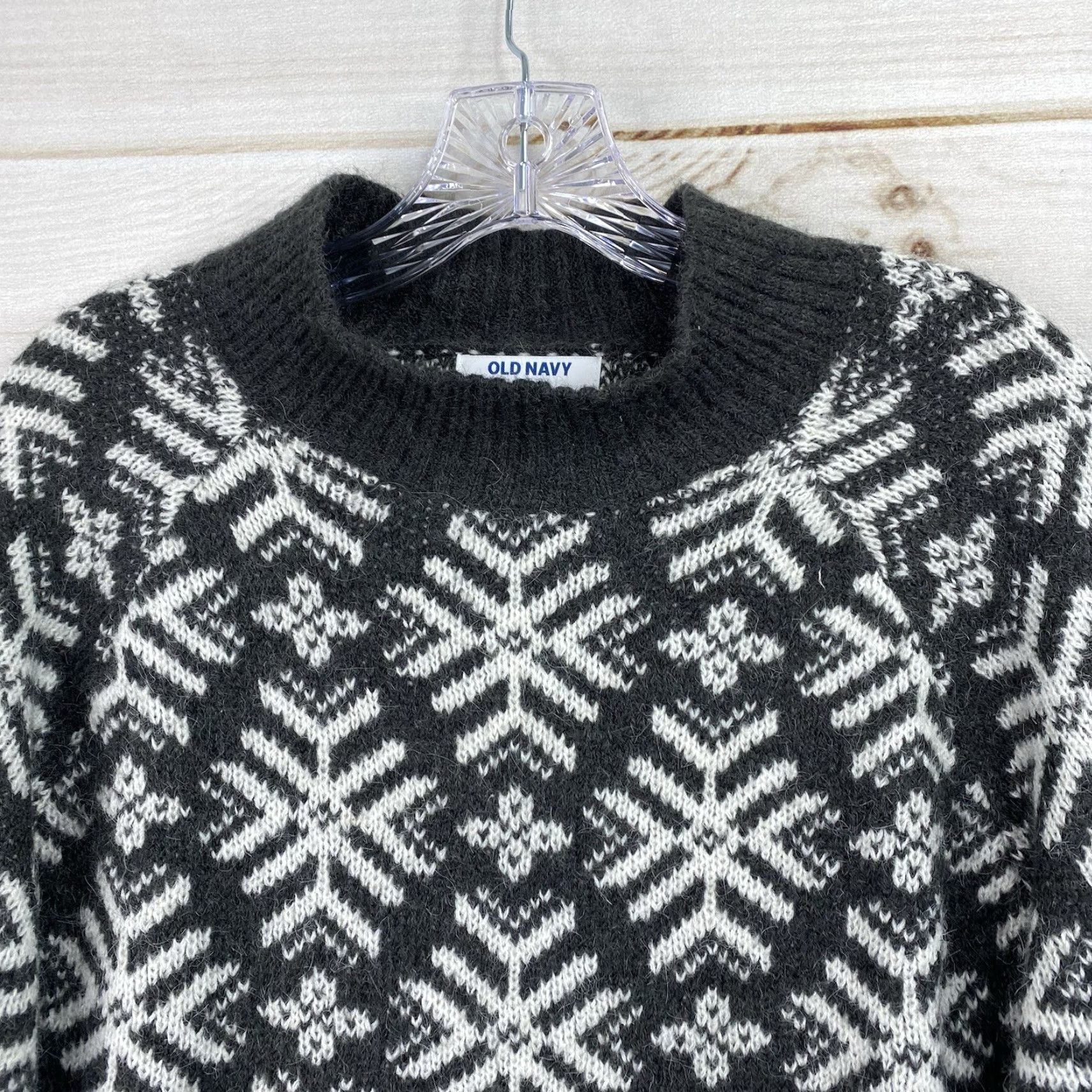 Old Navy OLD NAVY Women's Sweater Pullover Knit Gray Nordic Snowflake Pattern Fuzzy XXL Winter Casual Womens Size XXL / US 16-18 / IT 52-54 - 2 Thumbnail