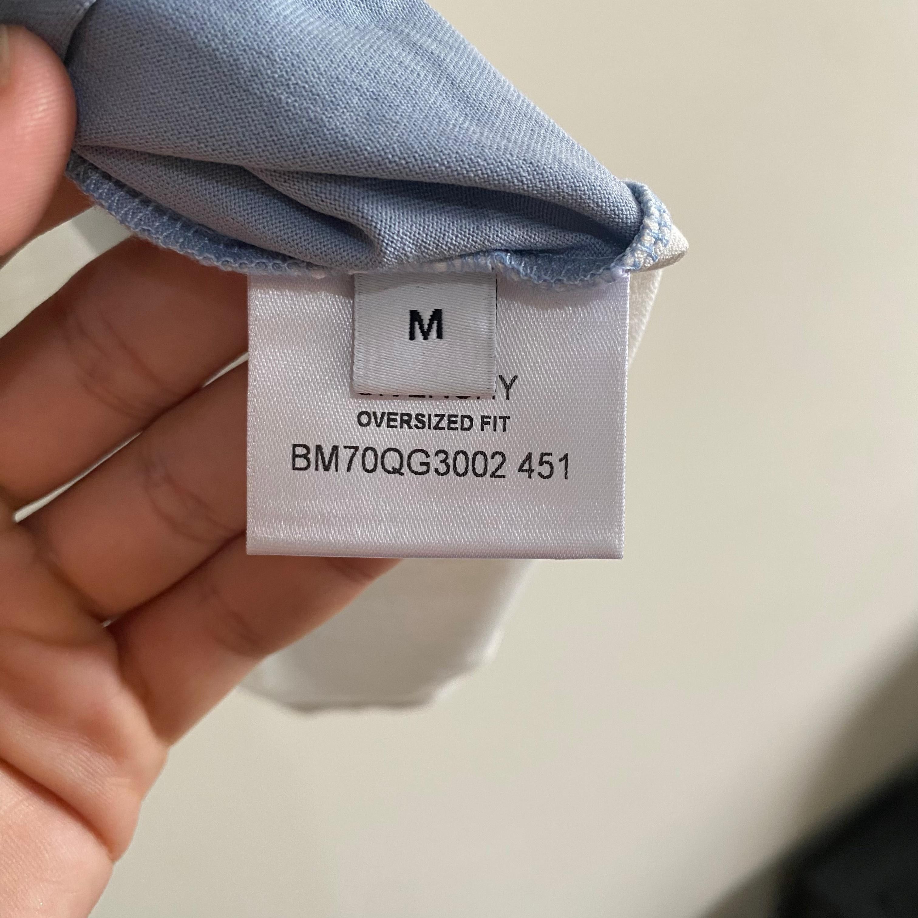 Givenchy Light Blue Snake Pocket Logo Oversized T-Shirt Size US M / EU 48-50 / 2 - 7 Thumbnail