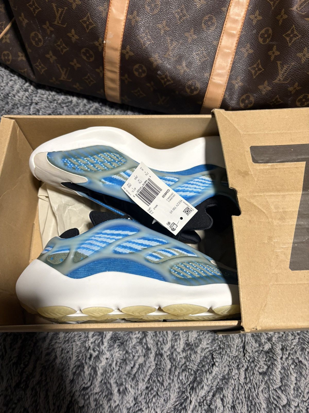 Yeezy Adidas Yeezy 700 V3 “Azareth” Size 8 Size US 8 / EU 41 - 2 Thumbnail